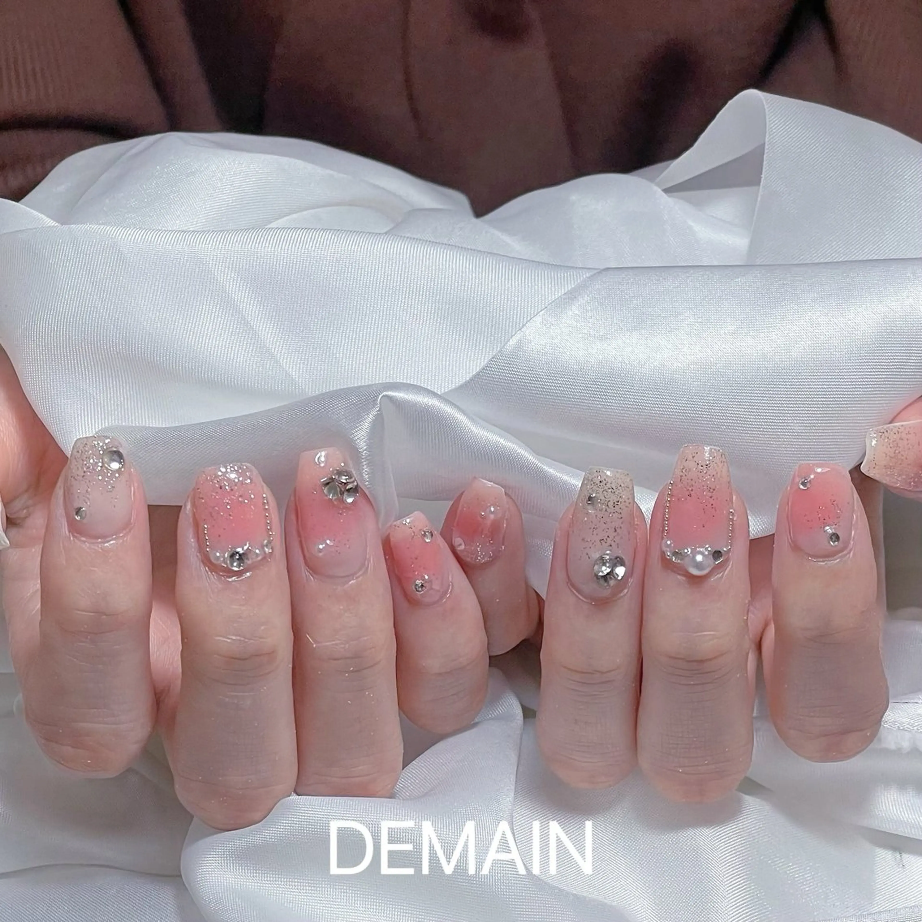 ネイル アートネイル オーロラネイル ガーリー キラキラネイル 韓国ネイル DEMAIN- 🌸のネイルデザイン