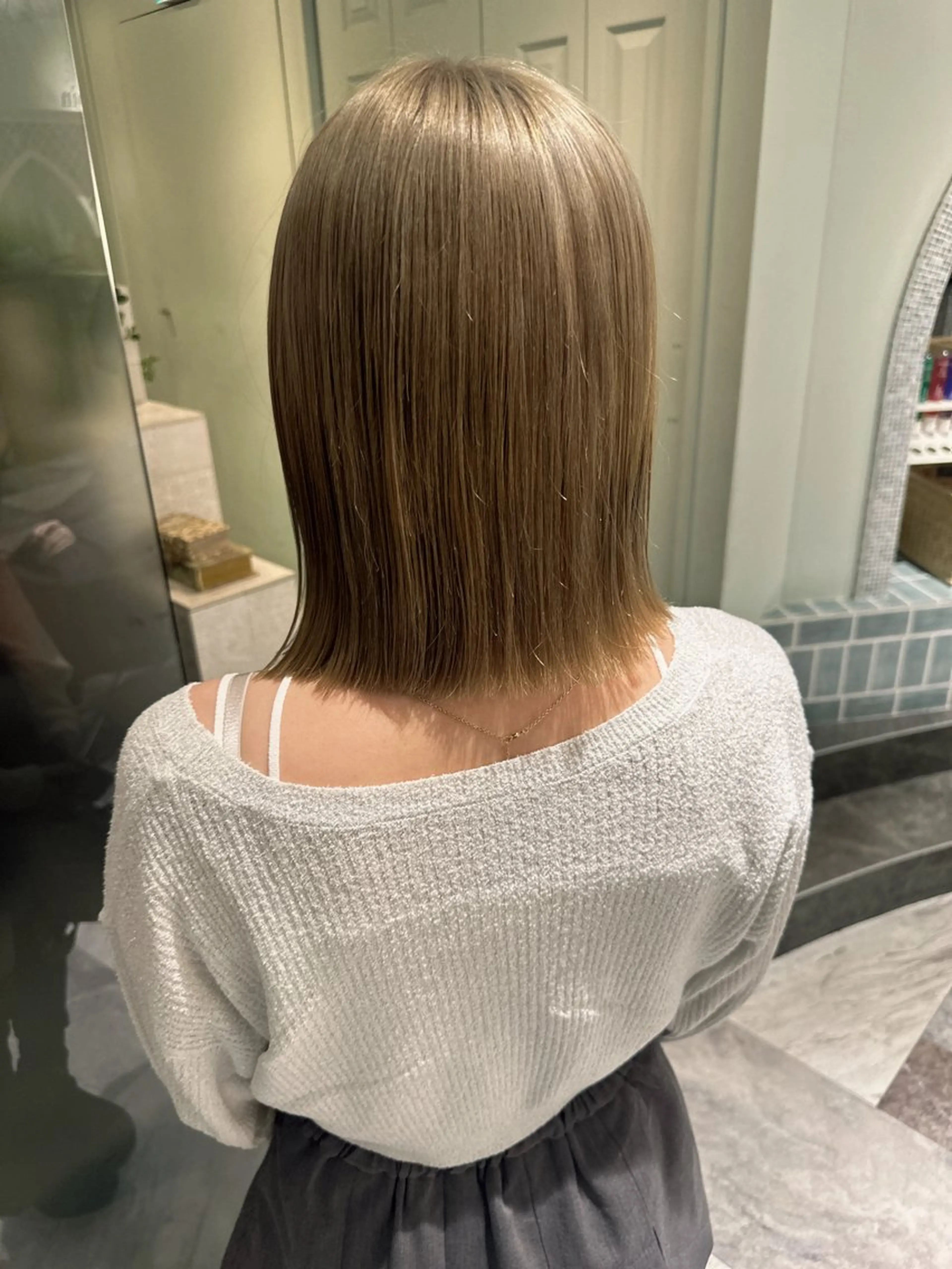 ミディアム ショートボブ 韓国風カラー ボブ くびれヘア エギョモリ ボブ/顔周りカット /縮毛矯正/鈴木隆太のヘアスタイル