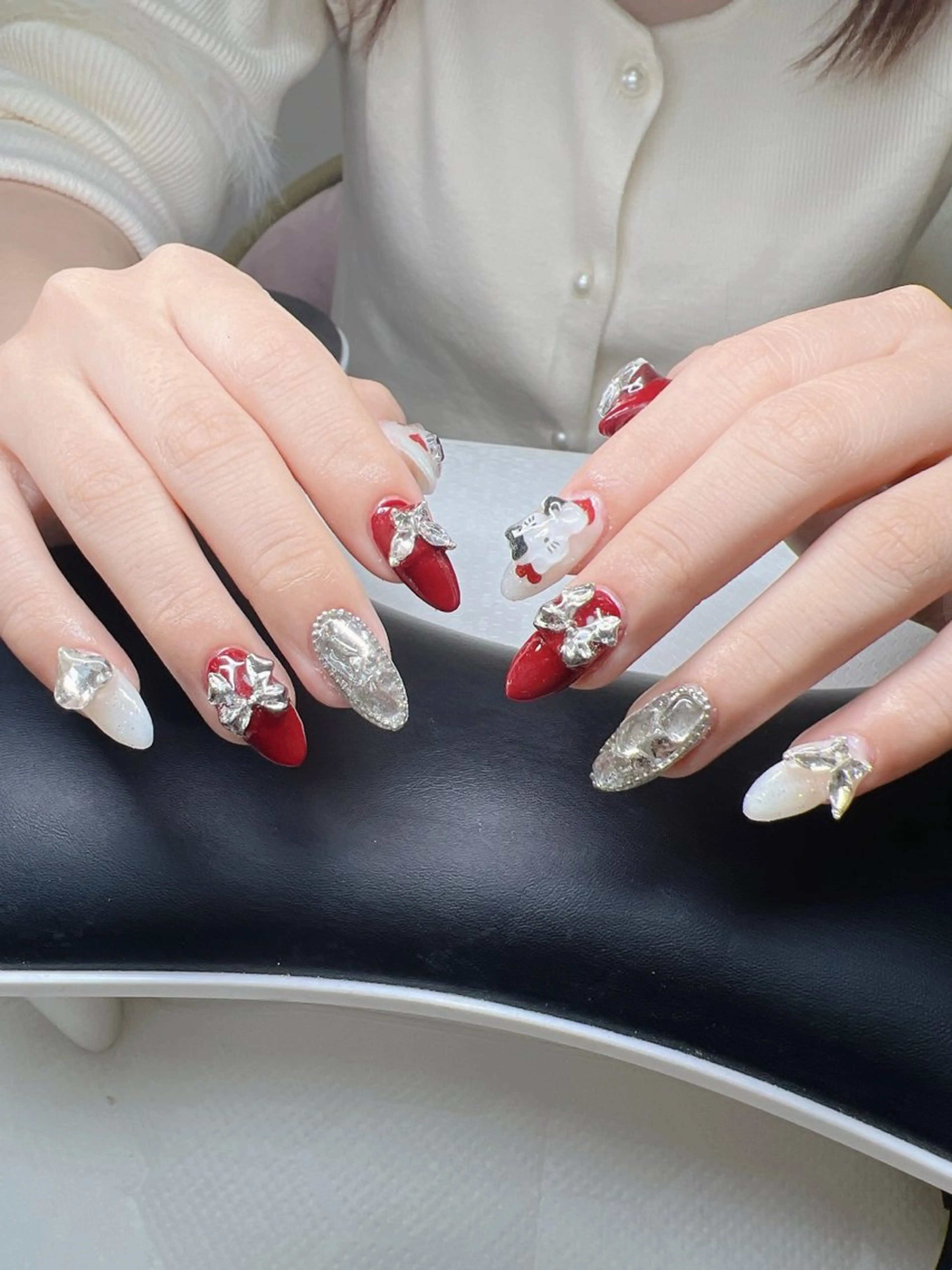 ネイル オーロラネイル チークネイル 長さ出し フットネイル フレンチネイル ハンドネイル Lee Nailsのネイルデザイン