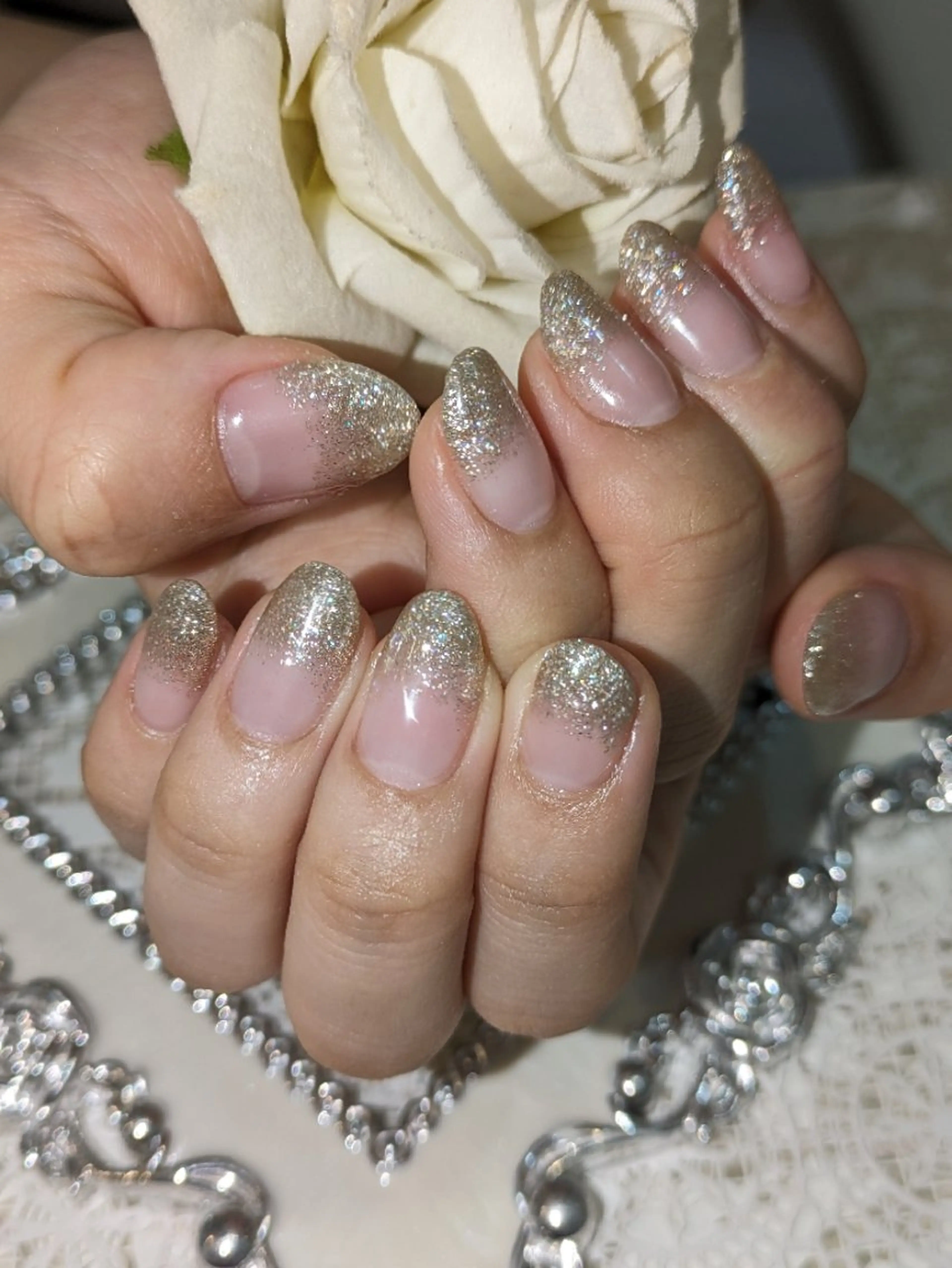 ネイル エステとネイル ローズコンフォートのネイルデザイン