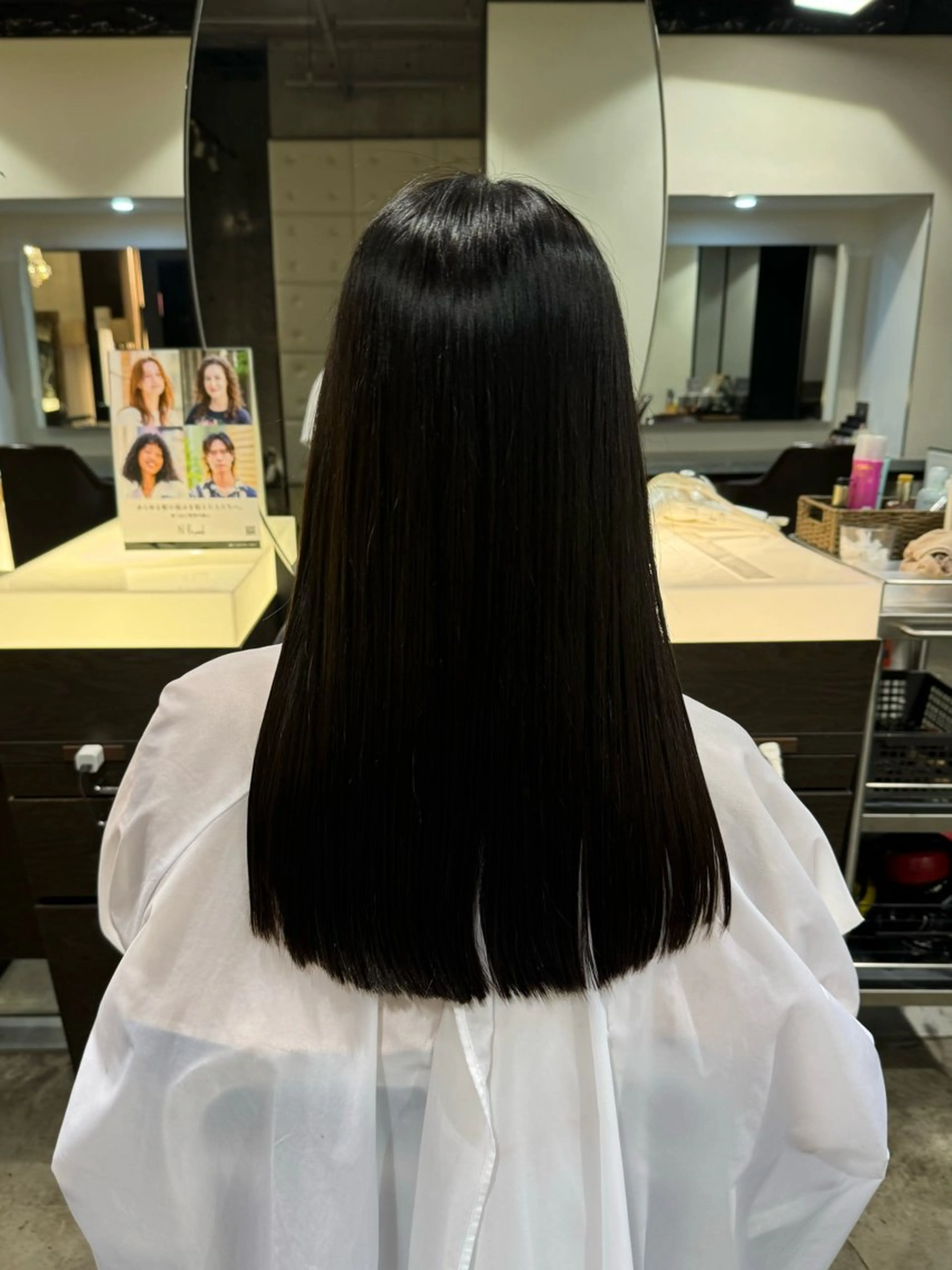 ロング タツキ／レイヤー／ パーマ／艶カラーのヘアスタイル