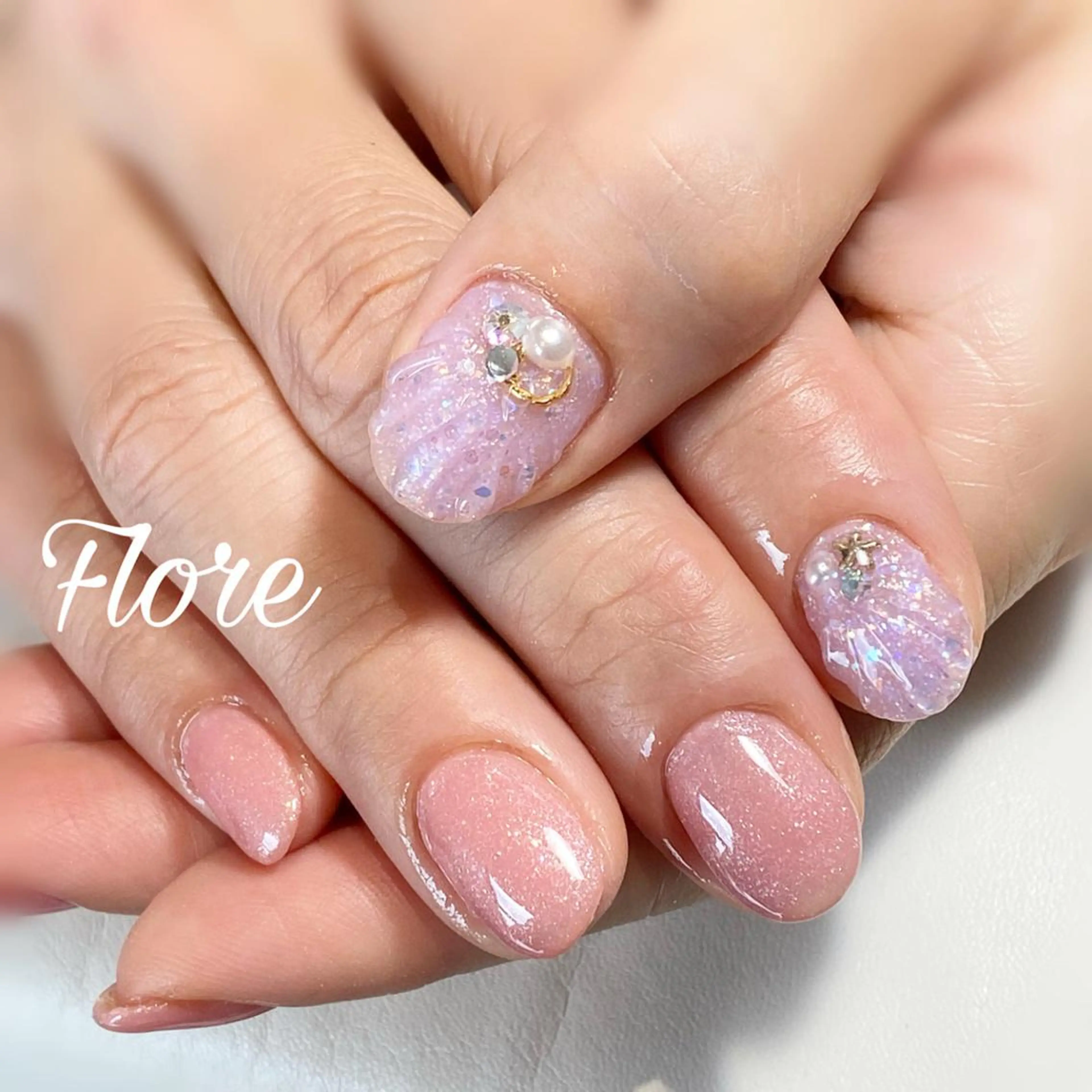 ネイル アートネイル クリアネイル キラキラネイル ぷっくりネイル Flore (フロール)の眉毛・アイブロウイメージ