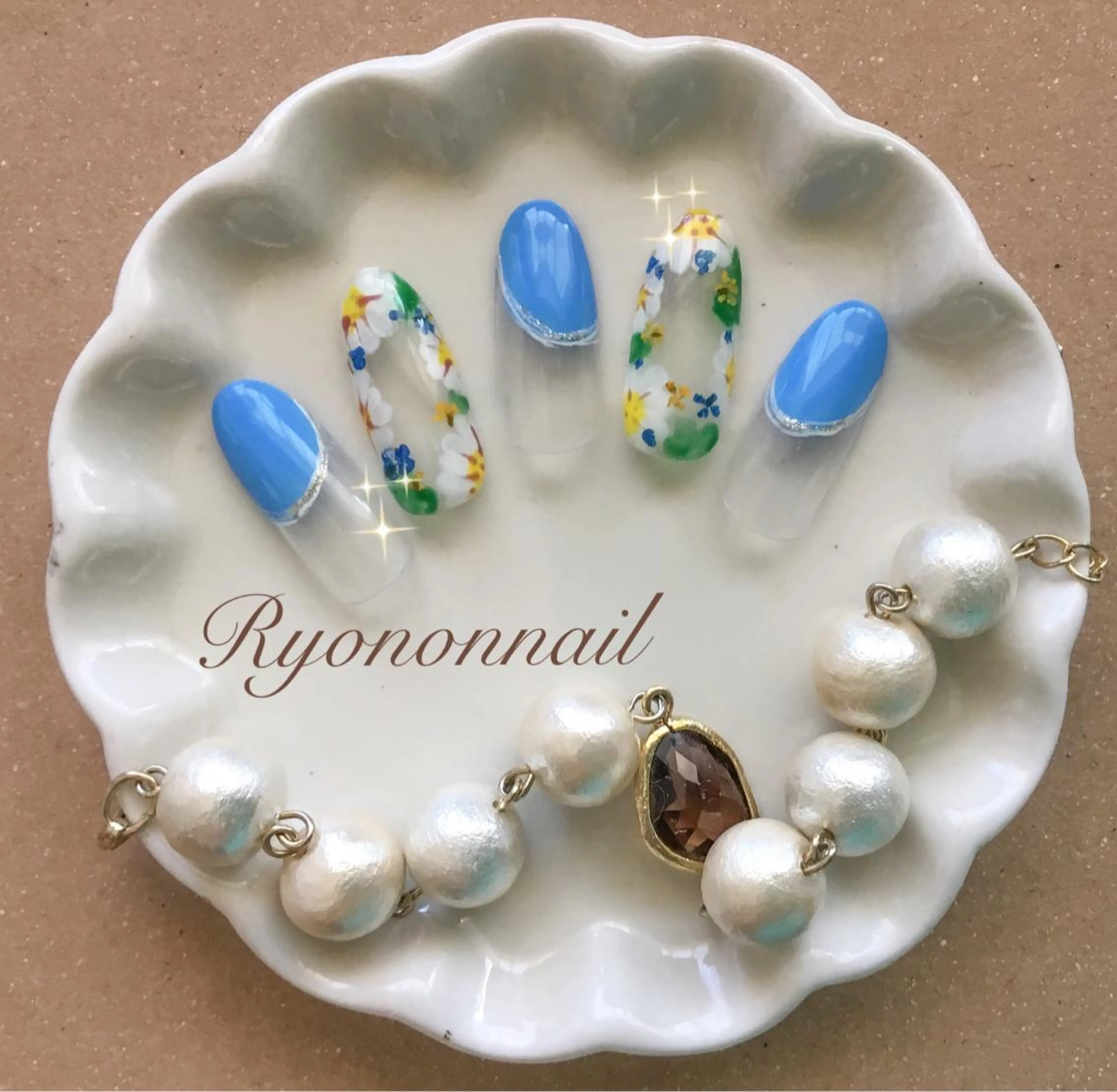 ネイル フラワーネイル フレンチネイル シンプルネイル ネイルチップ Ryononnail(リョノンネイル)所属・Ryononnail 上谷典子のネイルデザイン