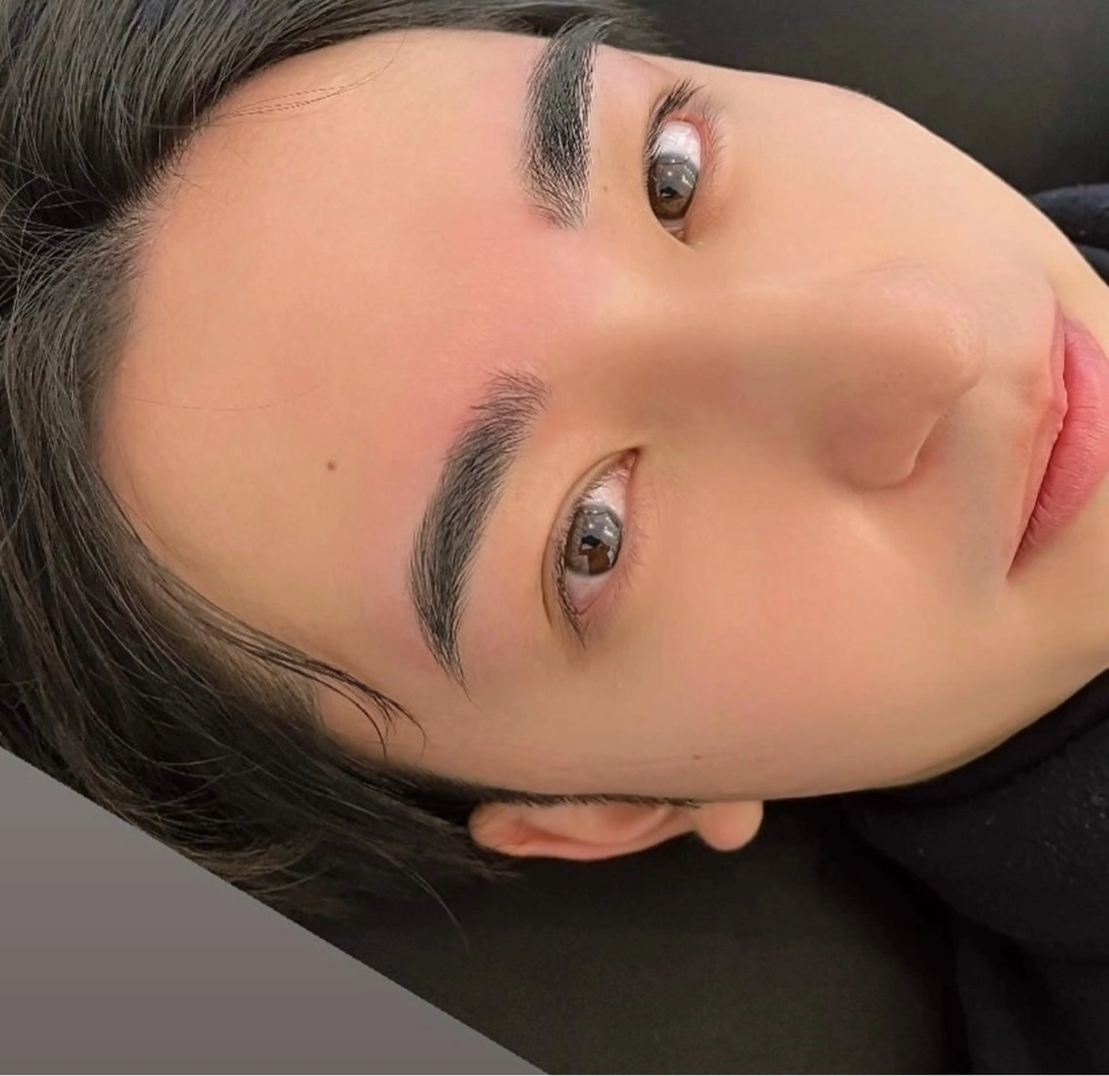 眉Wax 毛量調整の写真