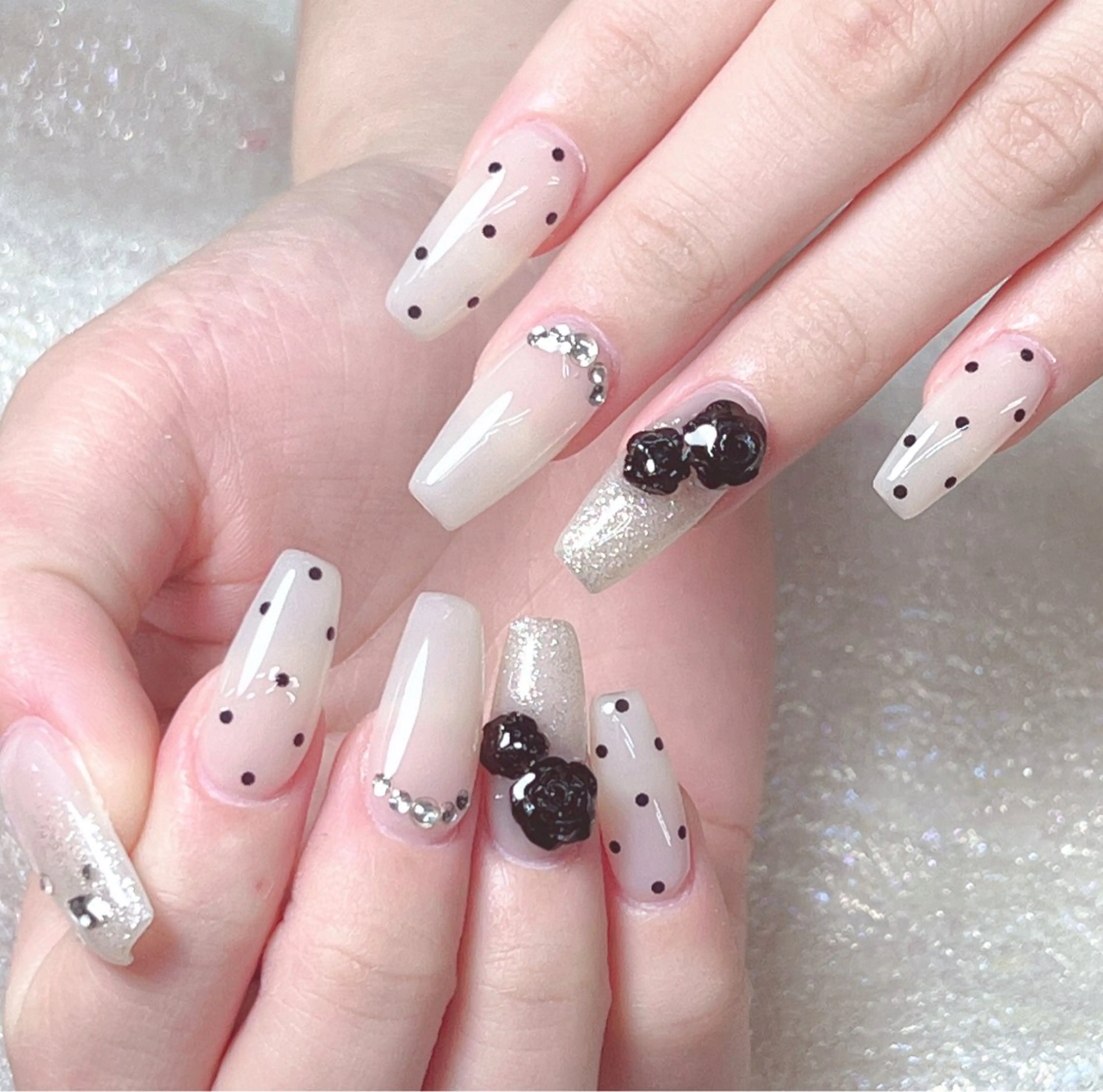 ネイル ハンドネイル Tini ANA.CHUOのネイルデザイン