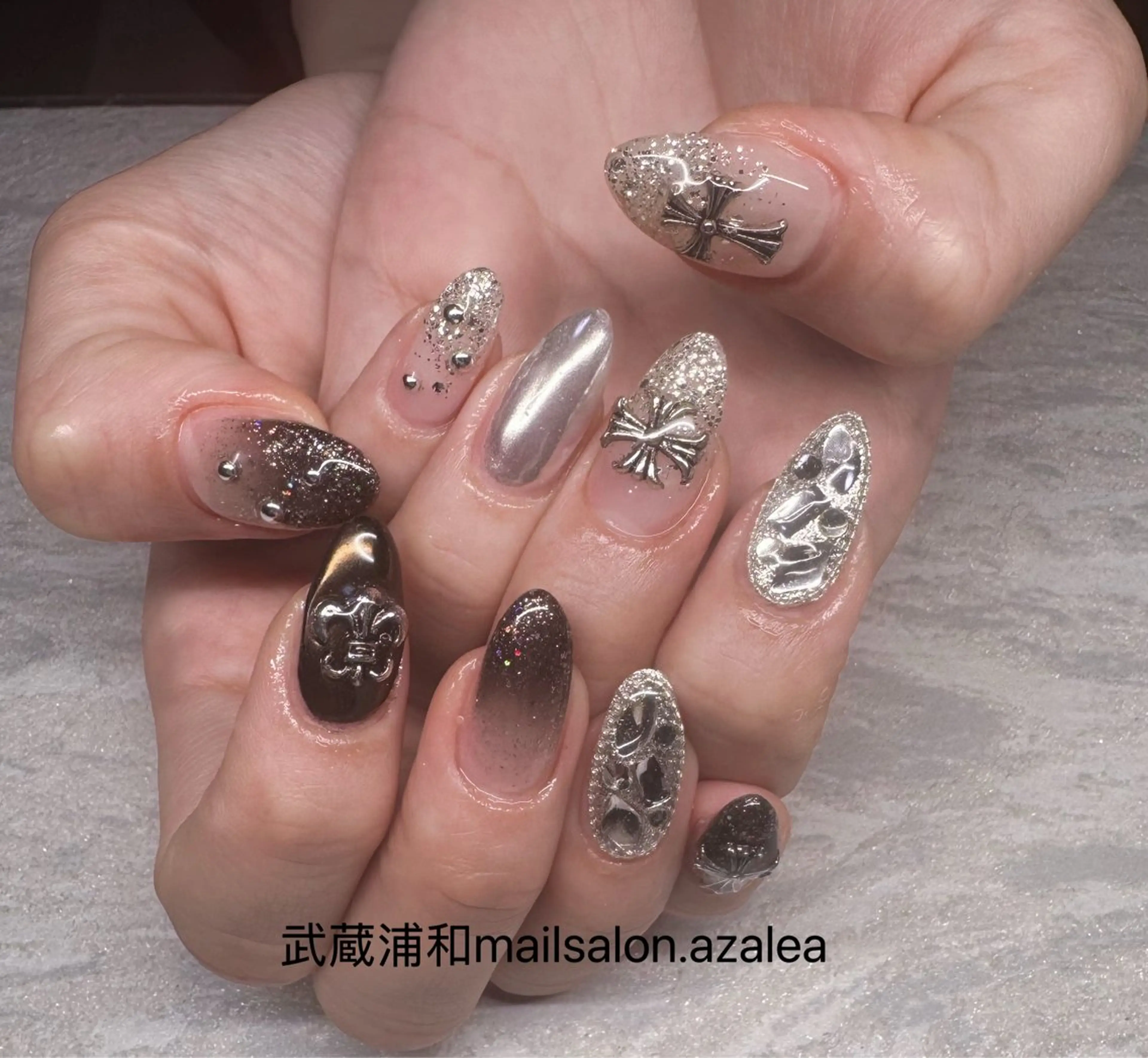 ネイル ハンドネイル R inのネイルデザイン