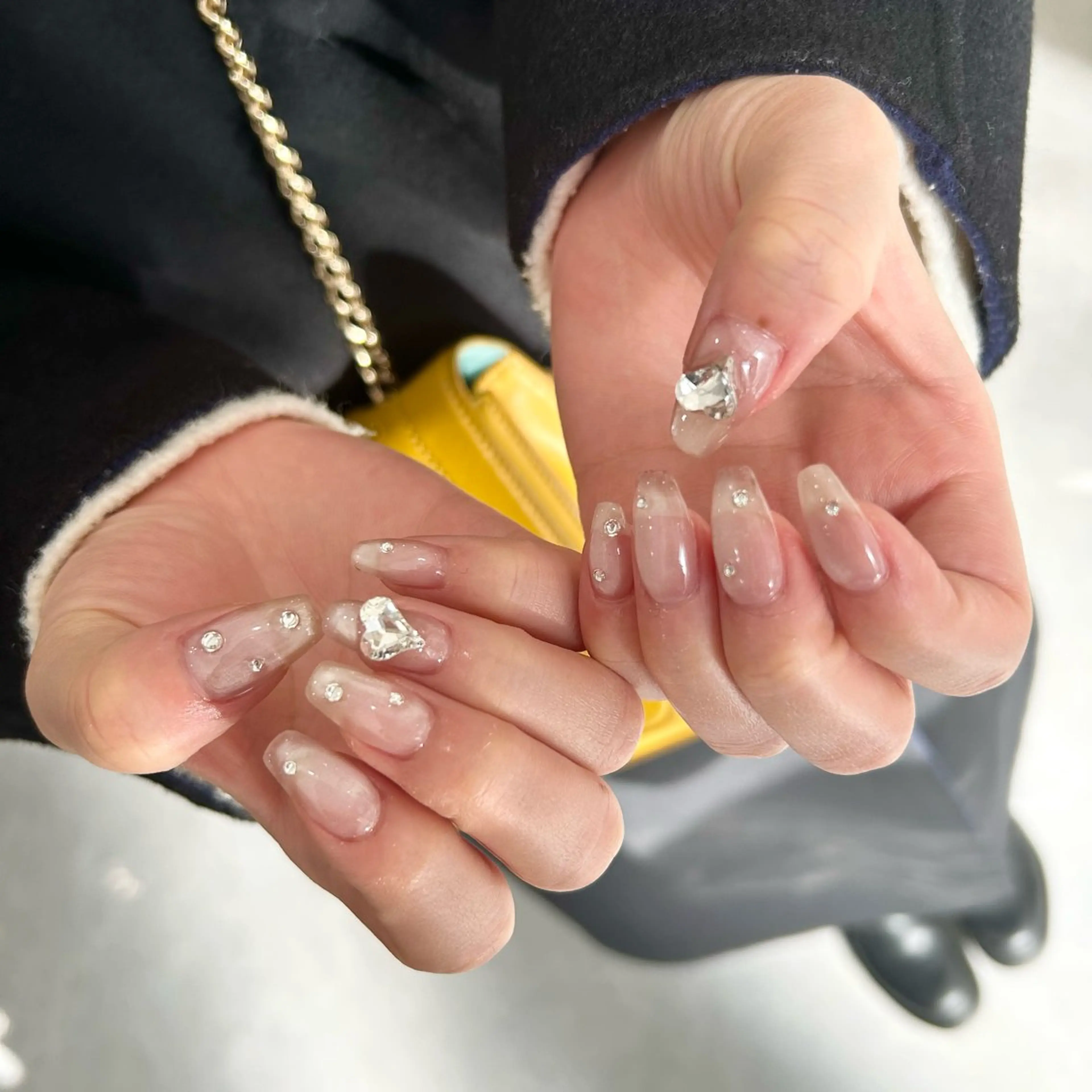 ネイル 氷ネイル・うるうるネイル マグネットネイル ハンドネイル RYO ／Amourのネイルデザイン