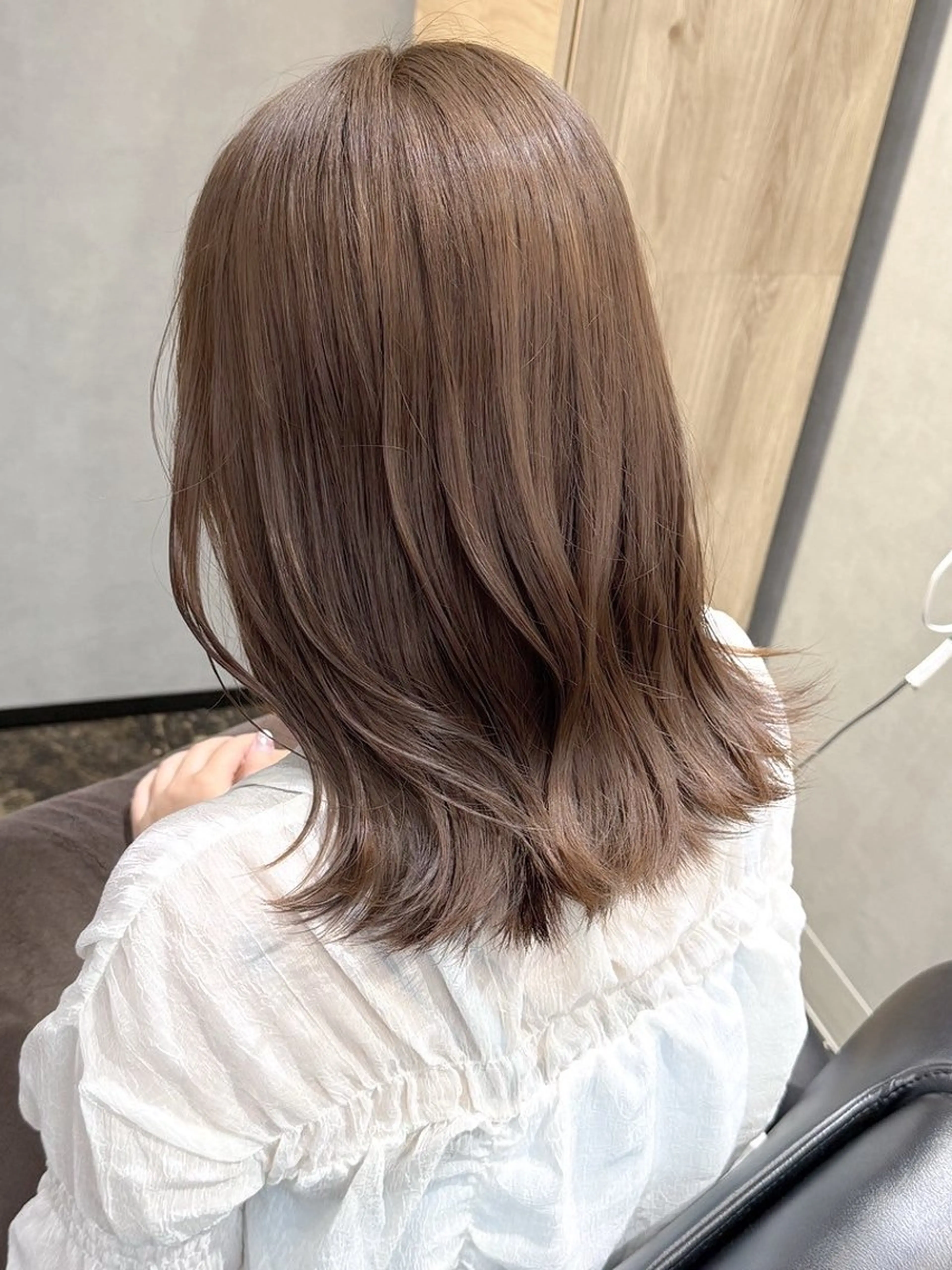ミディアム カラー ベージュカラー ブリーチ ブリーチなしカラー 透明感カラー/パーマ 🌀アオノのヘアスタイル