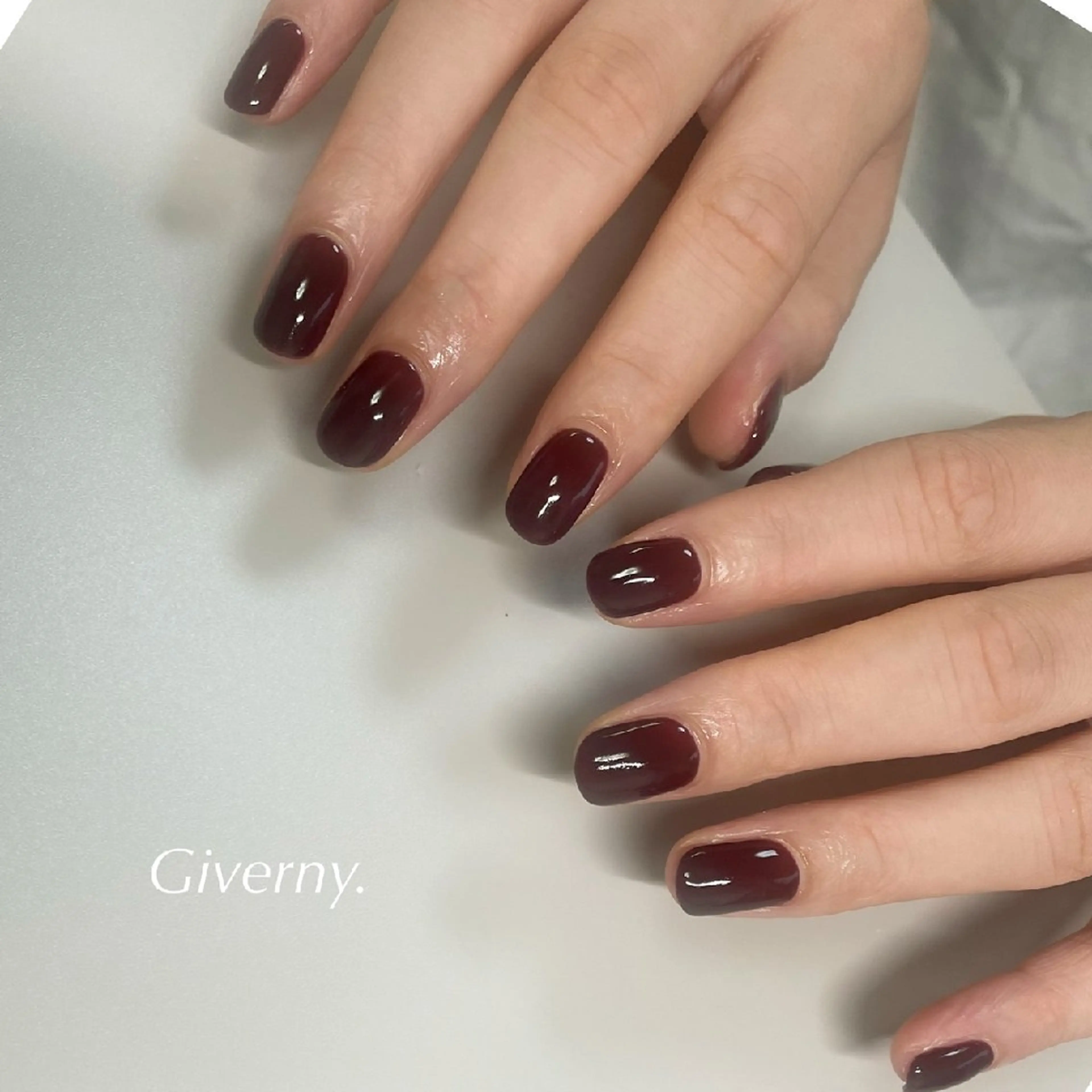 ネイル ワンカラーネイル ショートネイル シンプルネイル ハンドネイル Giverny .のネイルデザイン