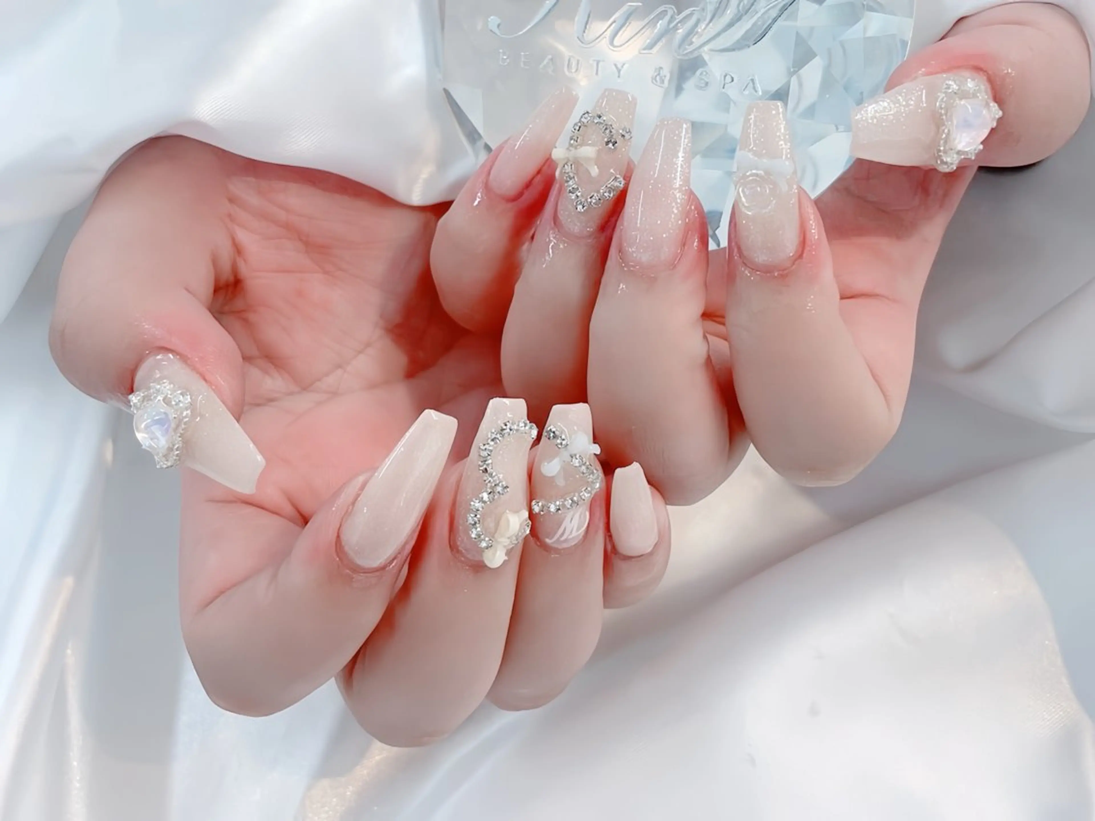 ネイル アートネイル チークネイル ジェルネイル ロングネイル マグネットネイル ハンドネイル Rin Nail 新大久保店のネイルデザイン