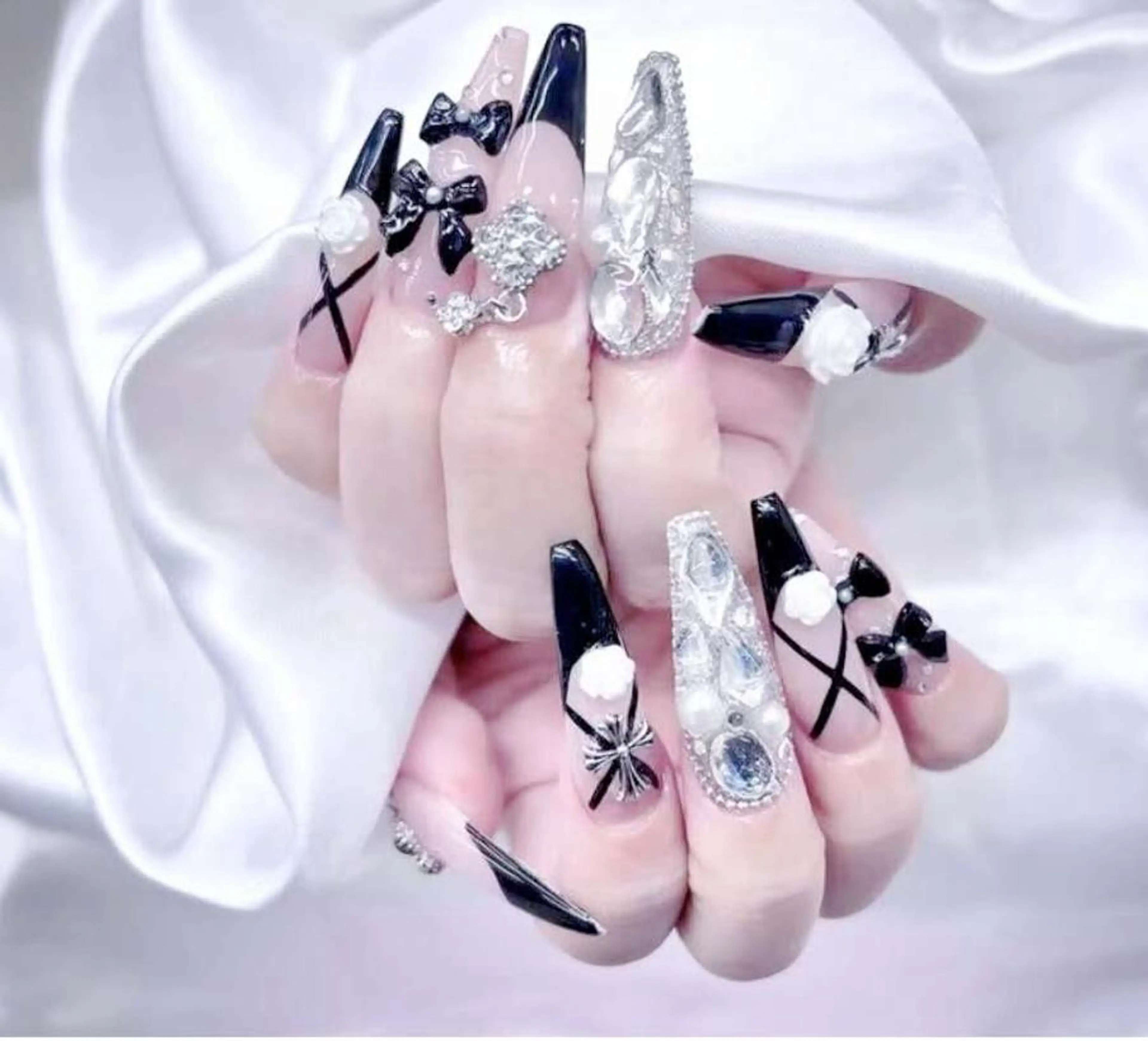 ネイル モニカネイルサロン 松戸店所属・小島 千尋のネイルデザイン