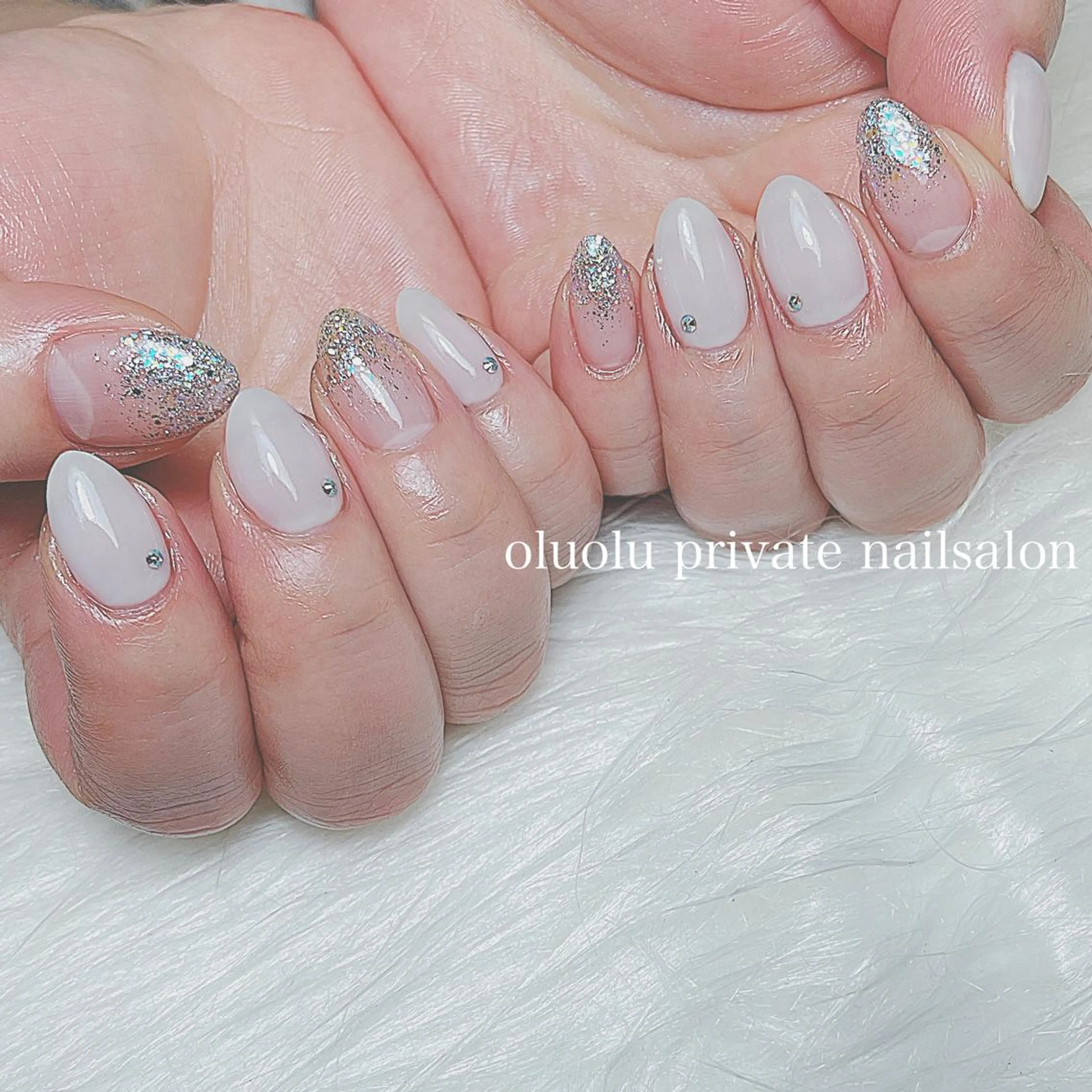 ネイル アートネイル グラデーション ラメ(グリッター) ラメグラデーション ニュアンスネイル ハンドネイル 大村 紬華のネイルデザイン