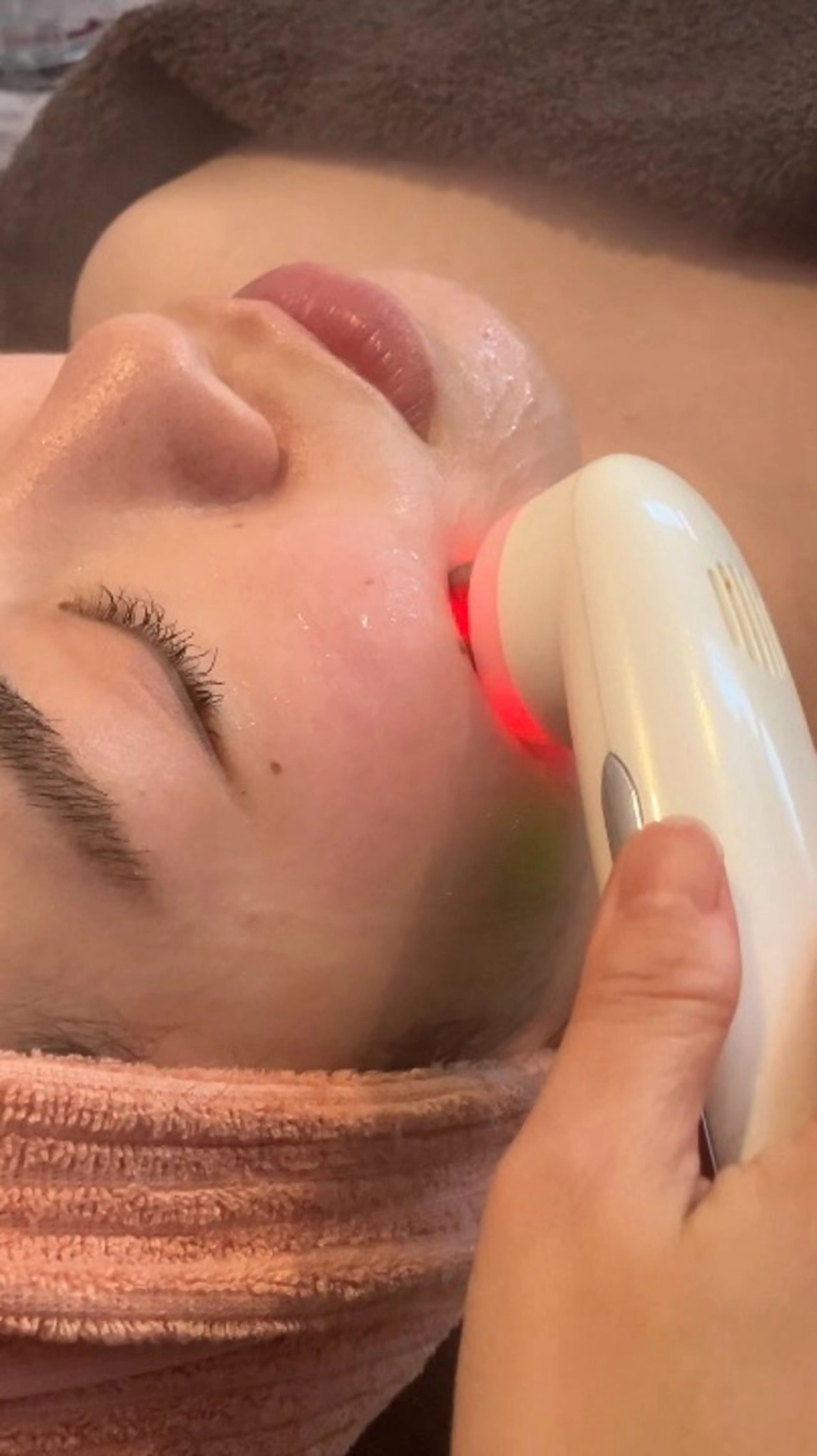 【小顔×美肌】EMSでたるみケア!リフトアップ水光美肌♪¥12,000→¥6000の写真