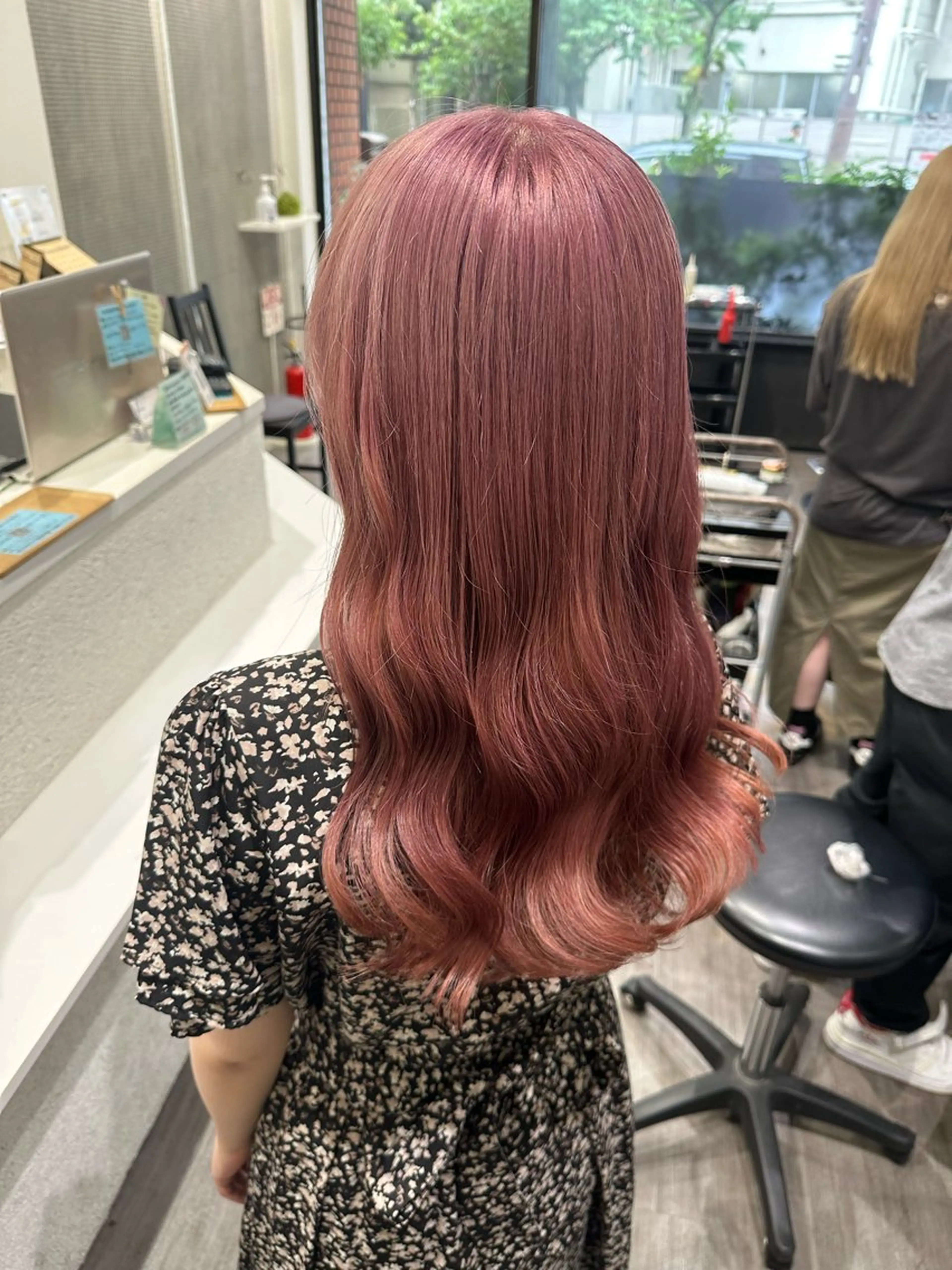 セミロング カラー ラベンダーカラー ピンクカラー ピンクラベンダー カット ヘアカラー トリートメント 艶髪レイヤー上田 紗也🇰🇷💗のヘアスタイル