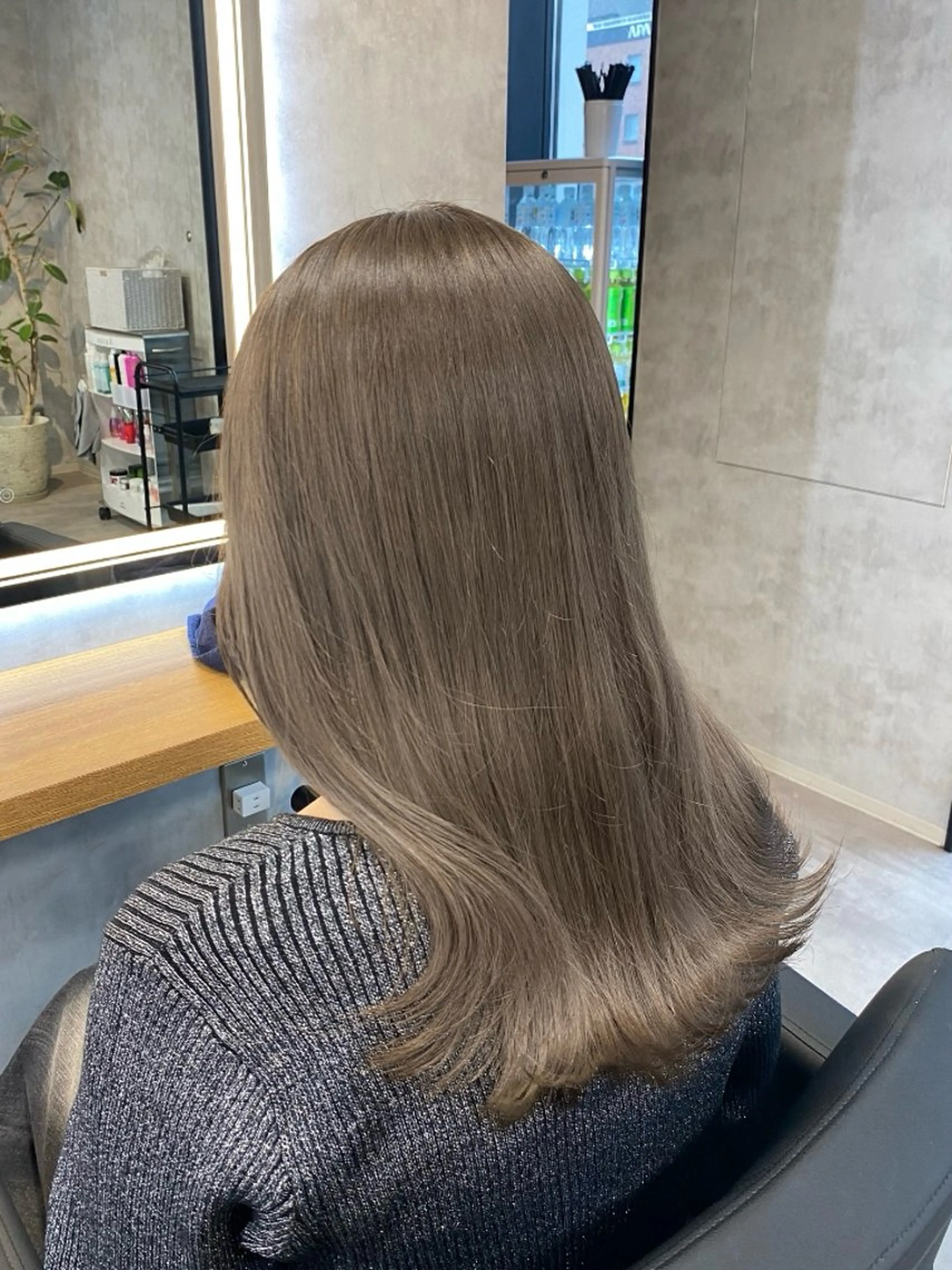 ロング カラー ベージュカラー ヘーゼル ヘアカラー トリートメント ヘッドスパ ヘアセット 淡色/ワンホンヘア 🤍MINORIのヘアスタイル