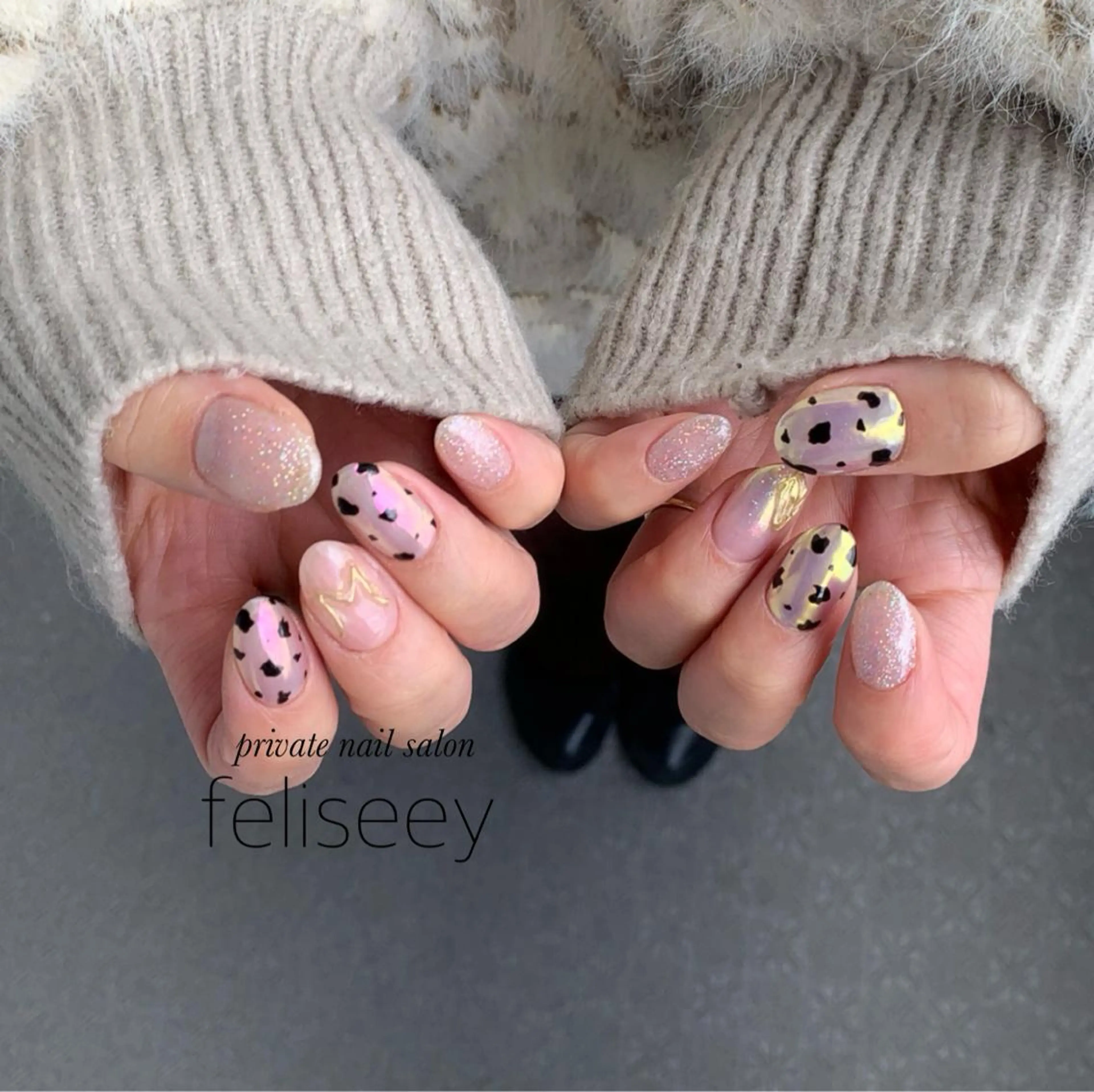 ショート ネイル オーロラネイル ジェルネイル パラジェル feliseey 〘フェリシー 〙のネイルデザイン