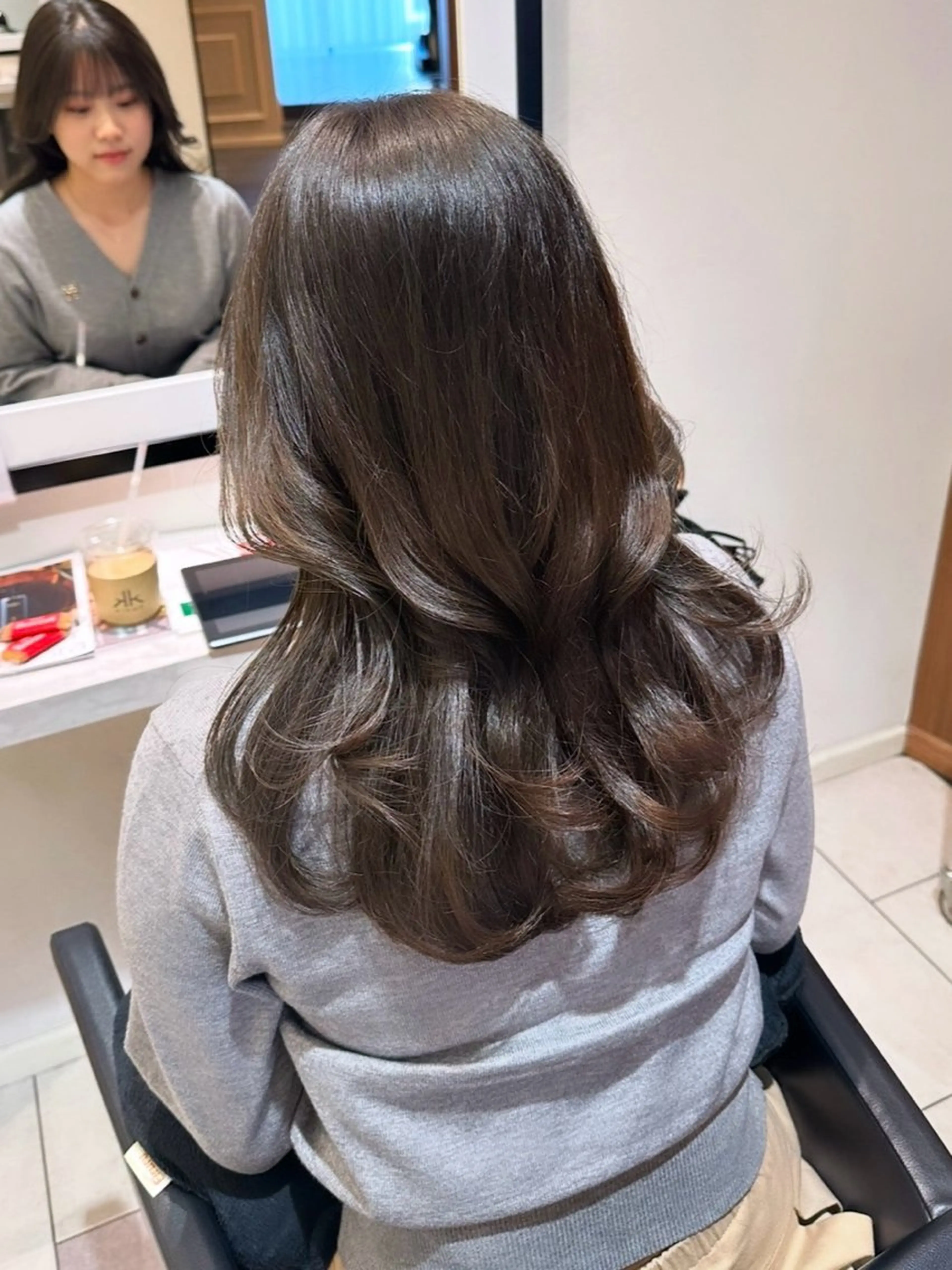 セミロング カラー 巻ける縮毛矯正/艶 カラーchika🩵のヘアスタイル