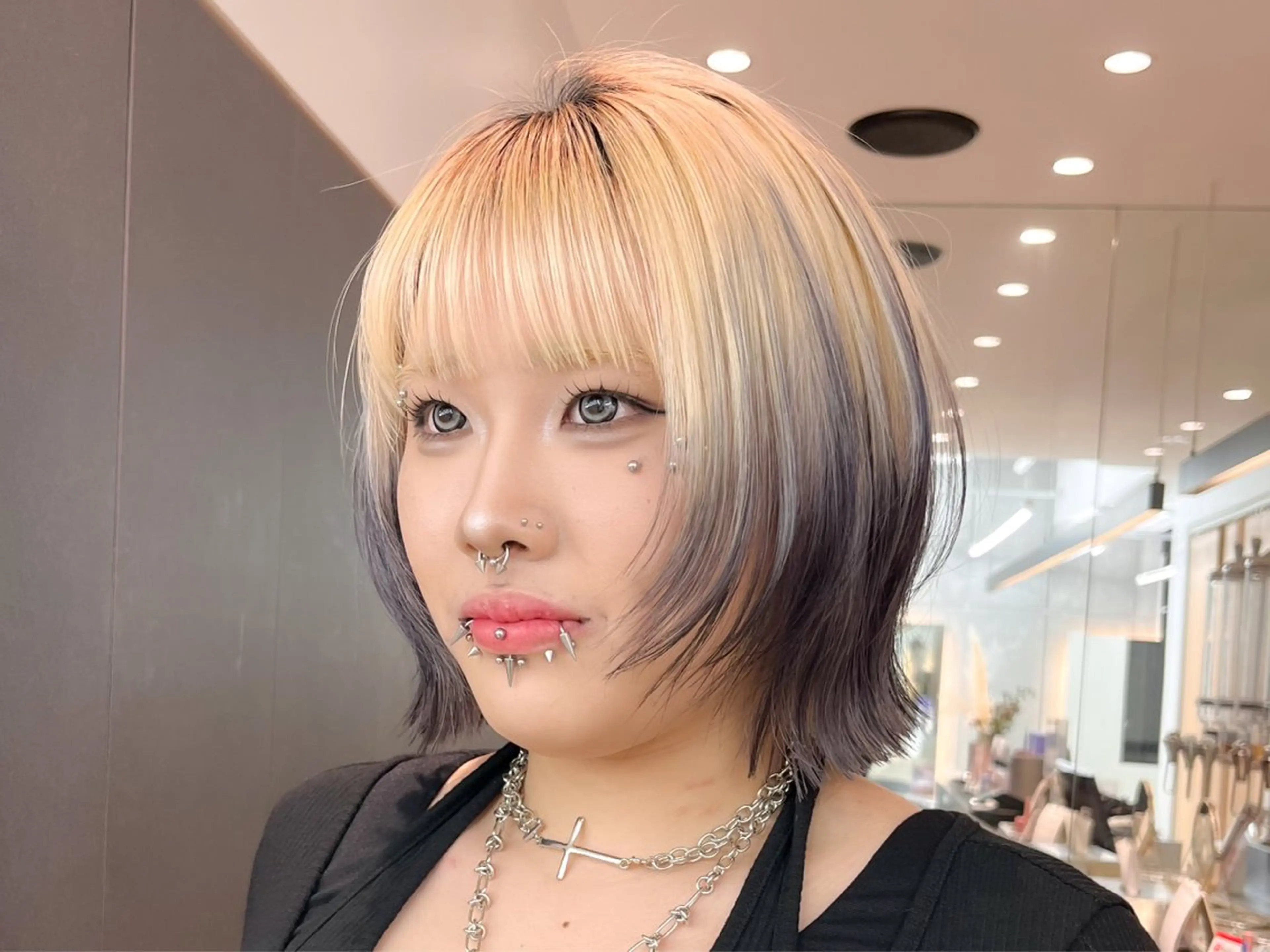 ショート カラー ボブレイヤー デザインカラー ボブ レイヤーカット ♥️ショートボブ/ 似合わせ/美波のヘアスタイル