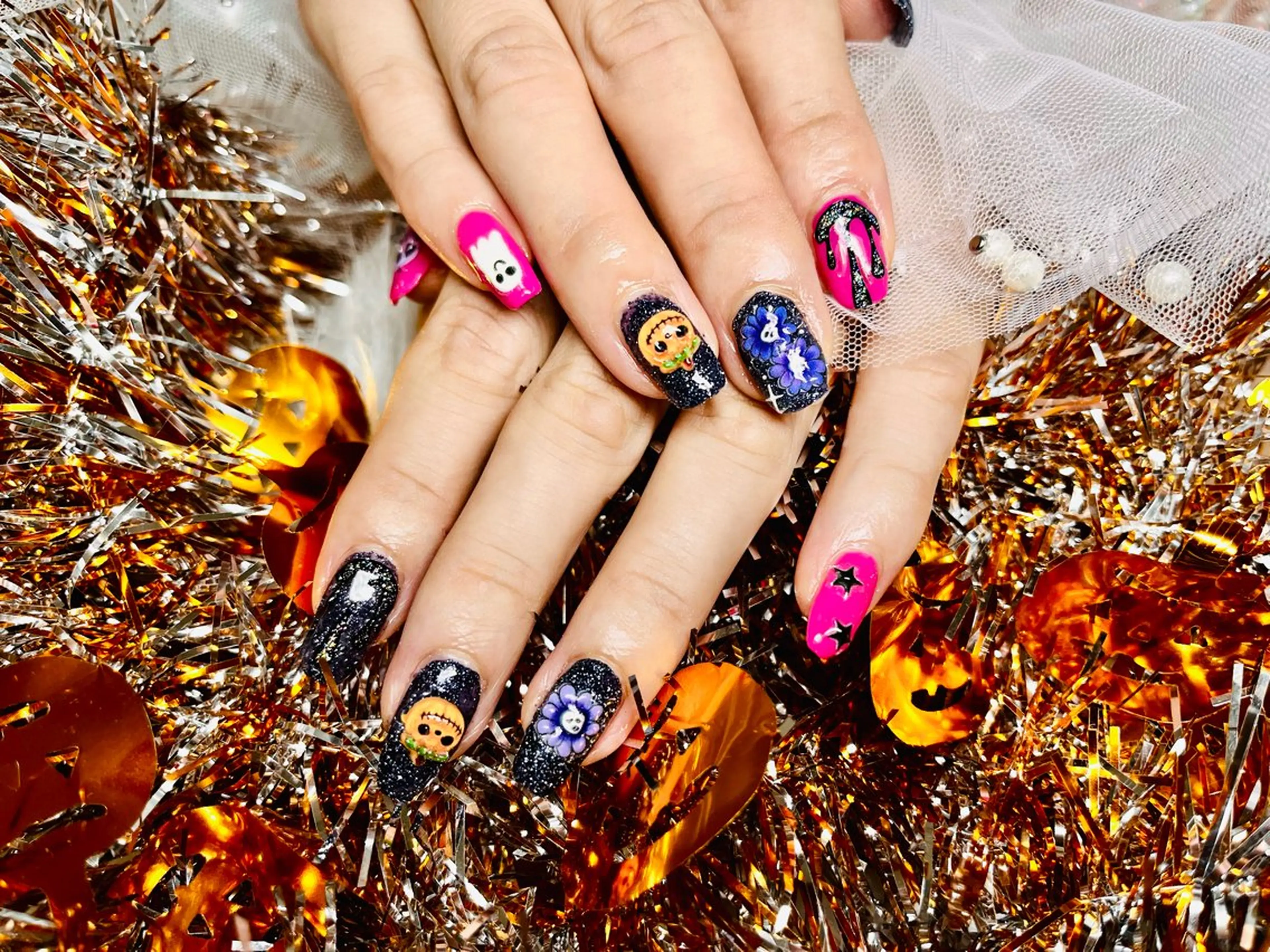 ネイル ハロウィン ストーンネイル ハンドネイル ⭐️ saki⭐️のネイルデザイン