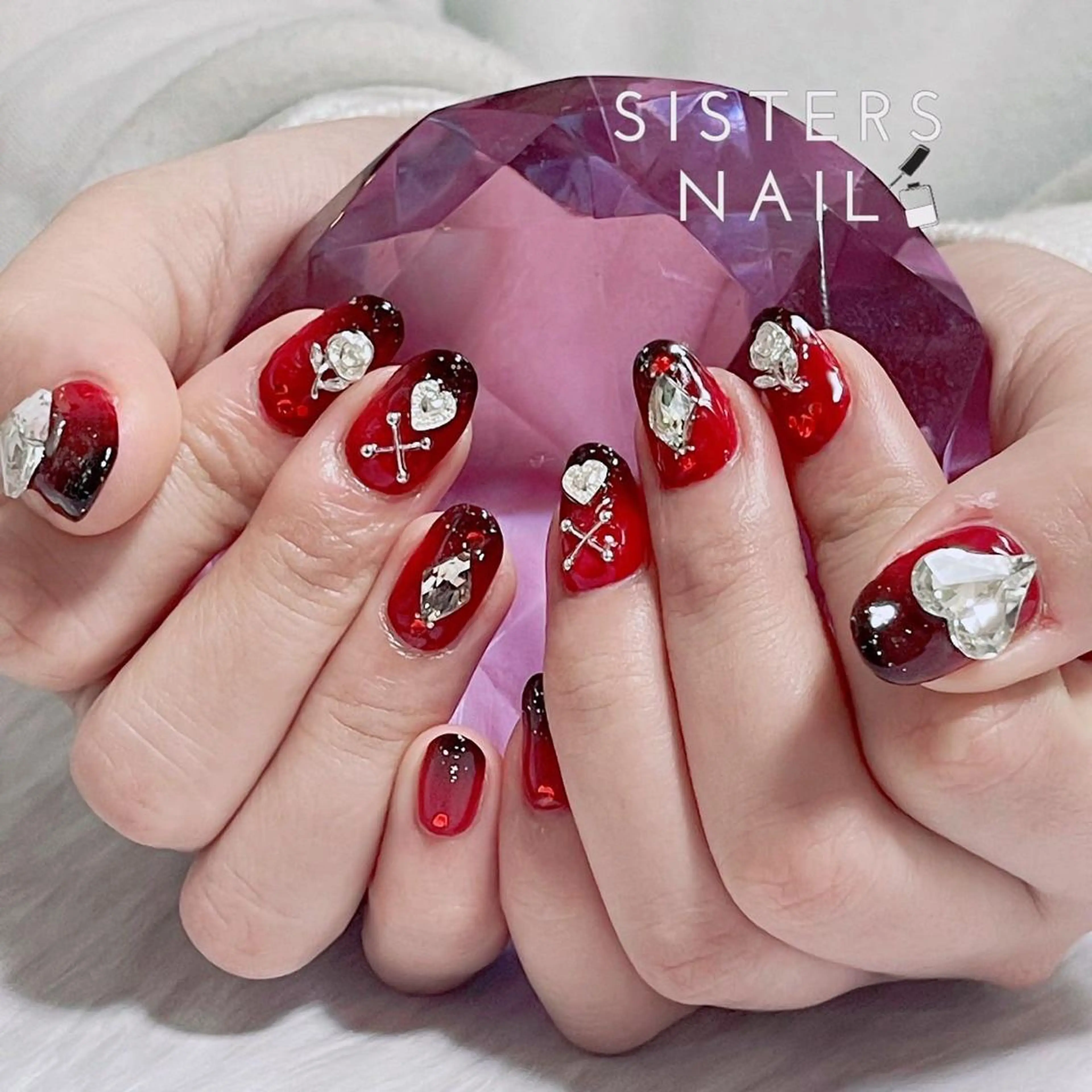 ネイル アートネイル グラデーション 赤色 sisters nail.fのネイルデザイン