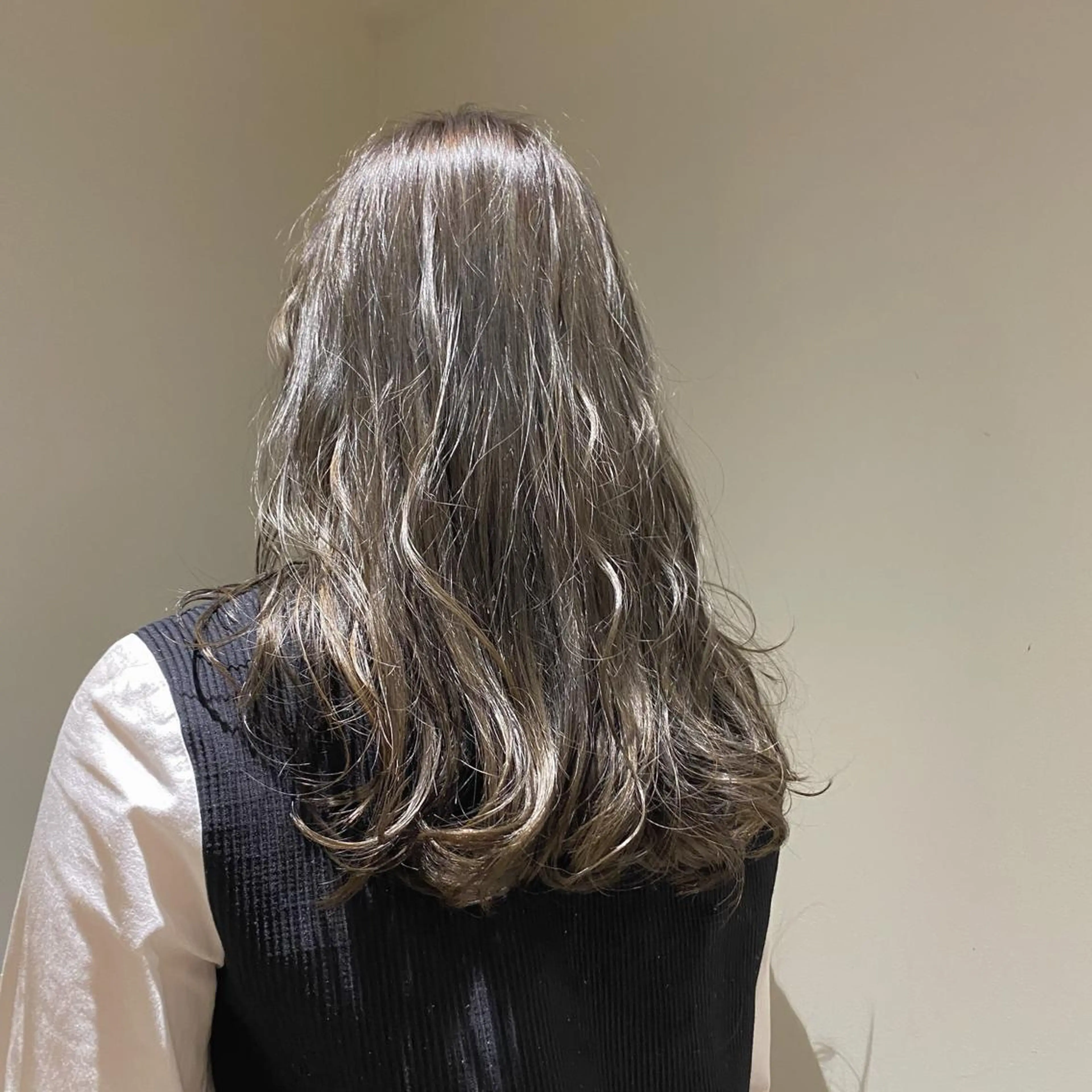 ロング カラー 美髪ストレート 川本雄己のヘアスタイル