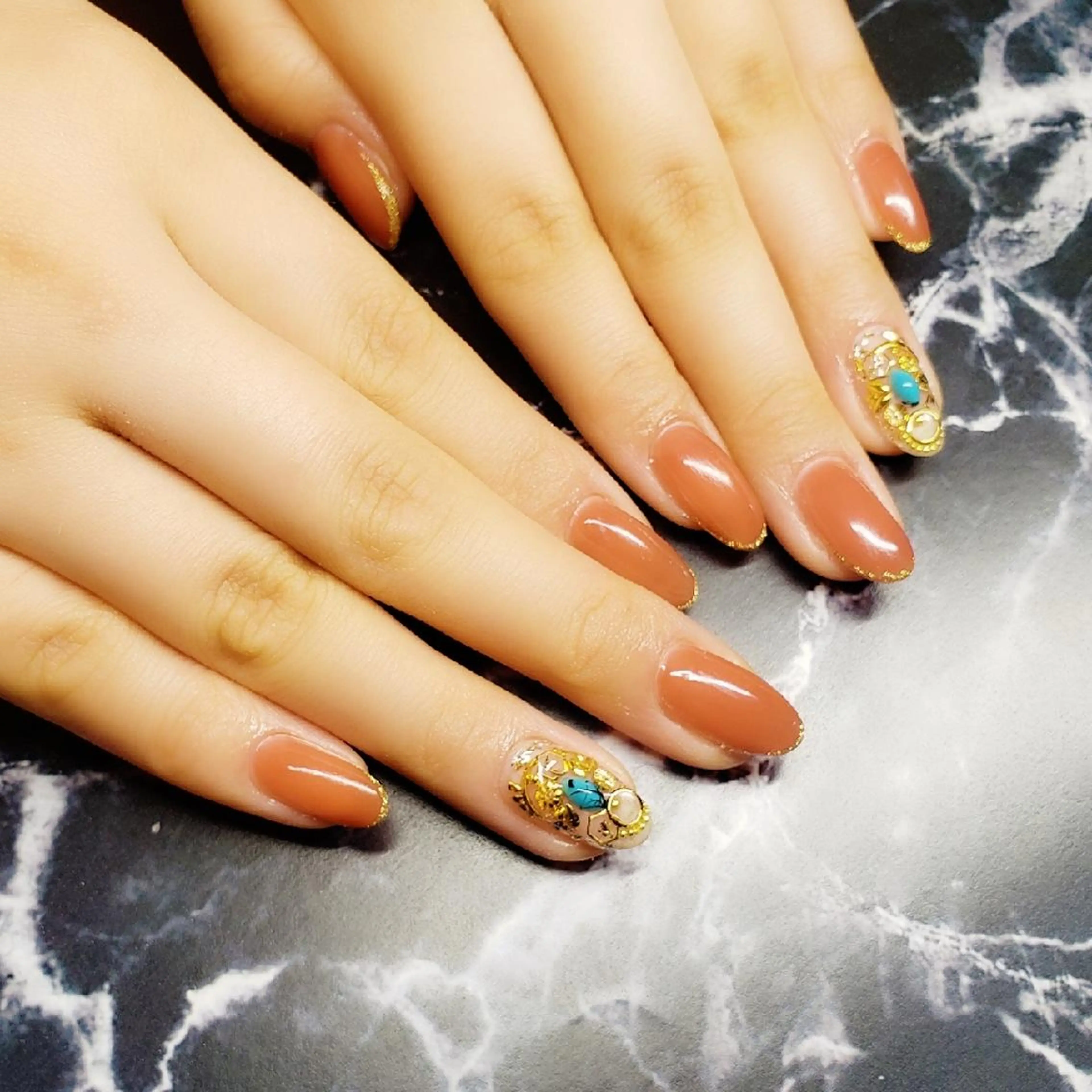 ネイル ミディアム ラメ(グリッター) ハンドネイル クロキ 。のネイルデザイン