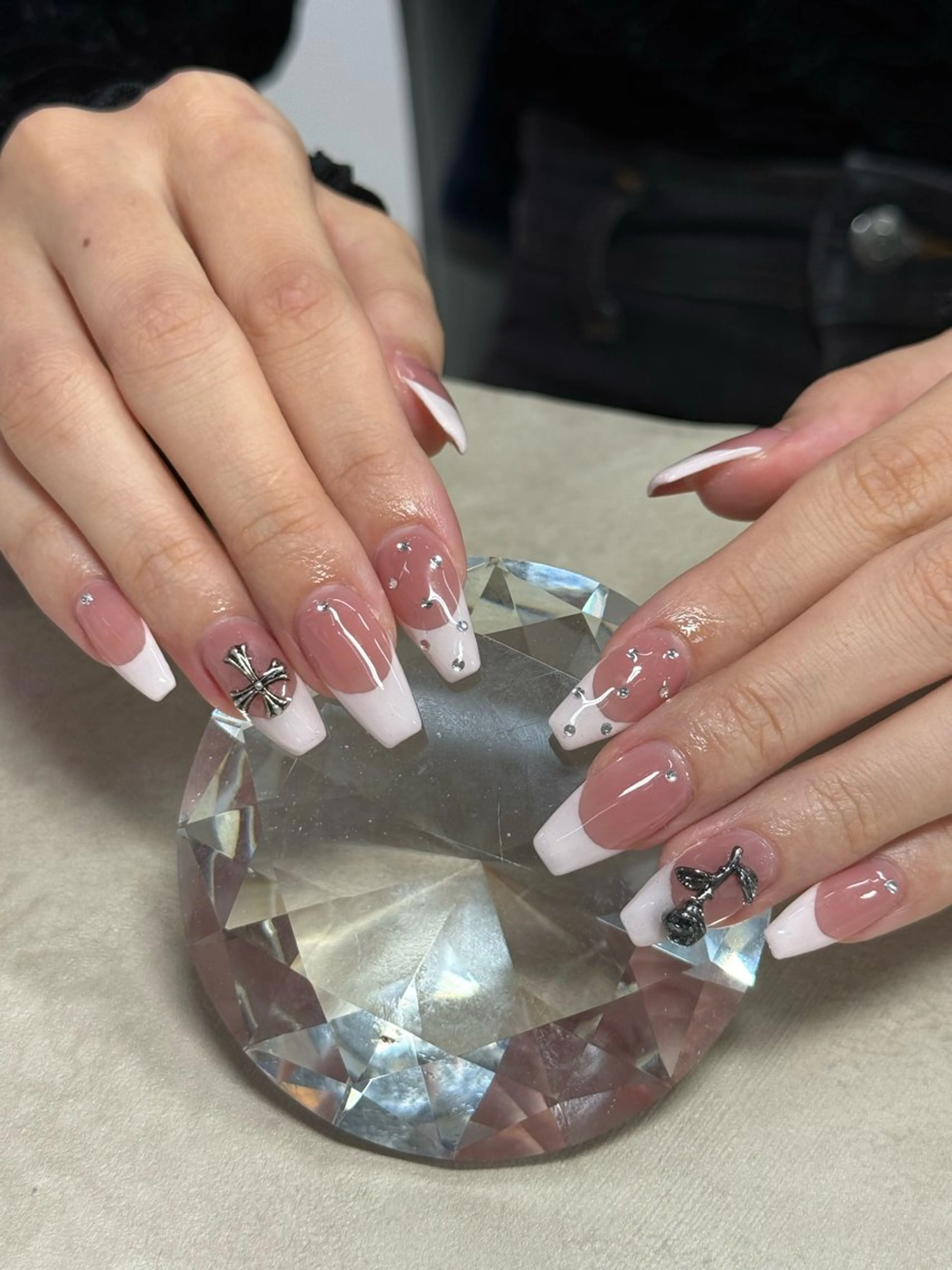 ネイル フレンチネイル ピンク ハンドネイル WOLTOKYO渋谷 yunaのネイルデザイン