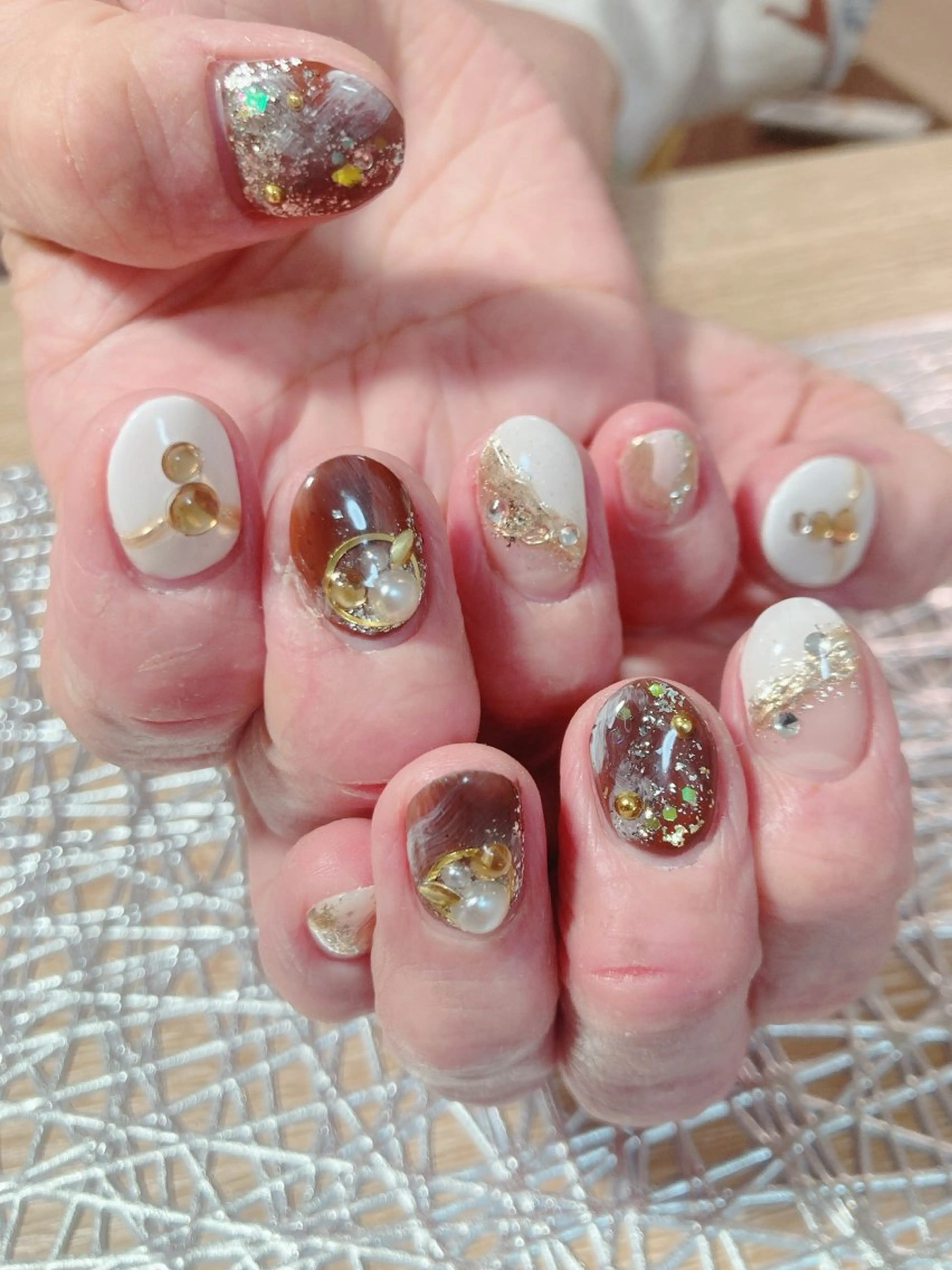 ネイル ECLAT エクラ所属・寺山 千鶴のネイルデザイン