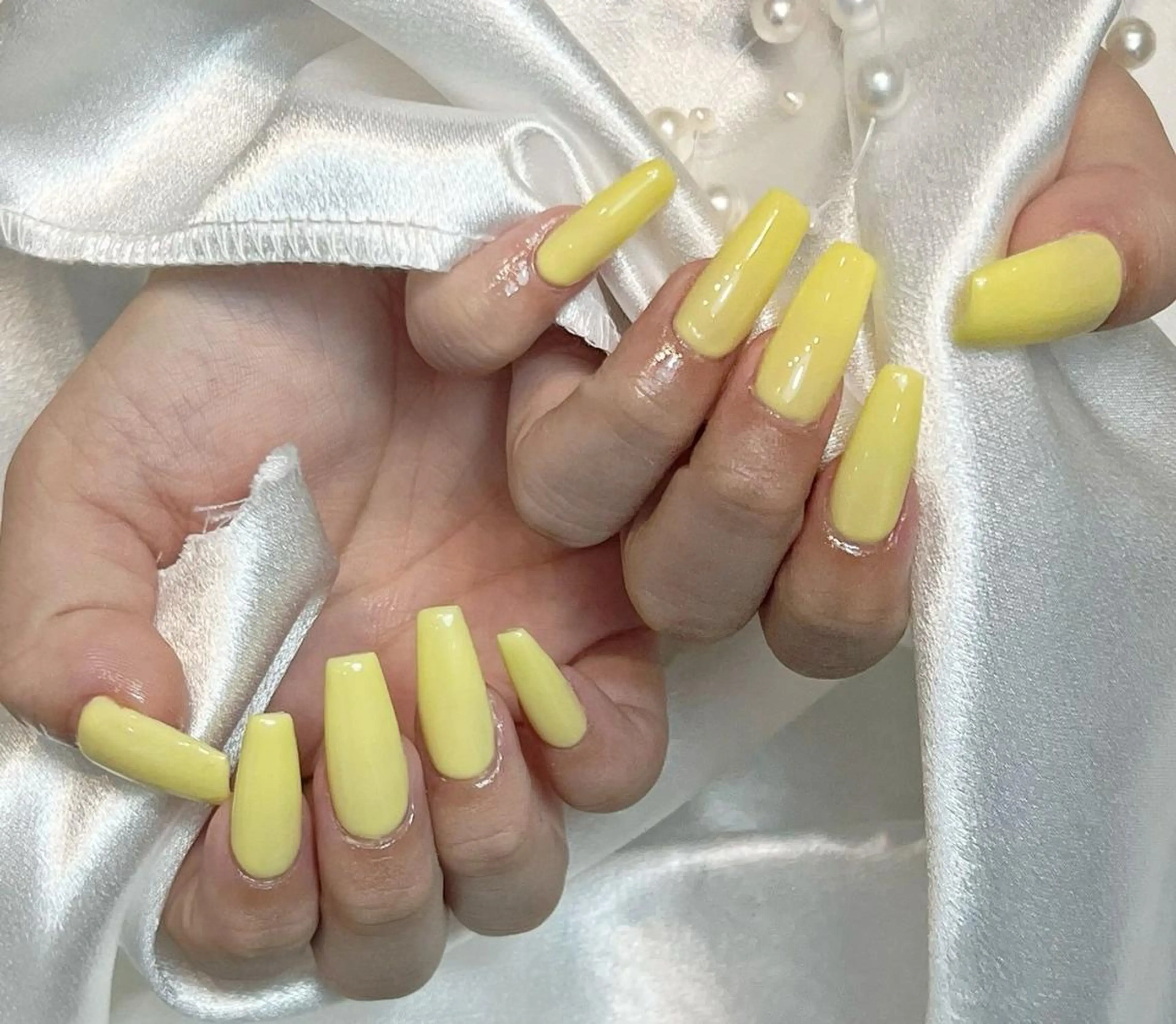 ネイル RAFFINE 月🦋🩵のネイルデザイン