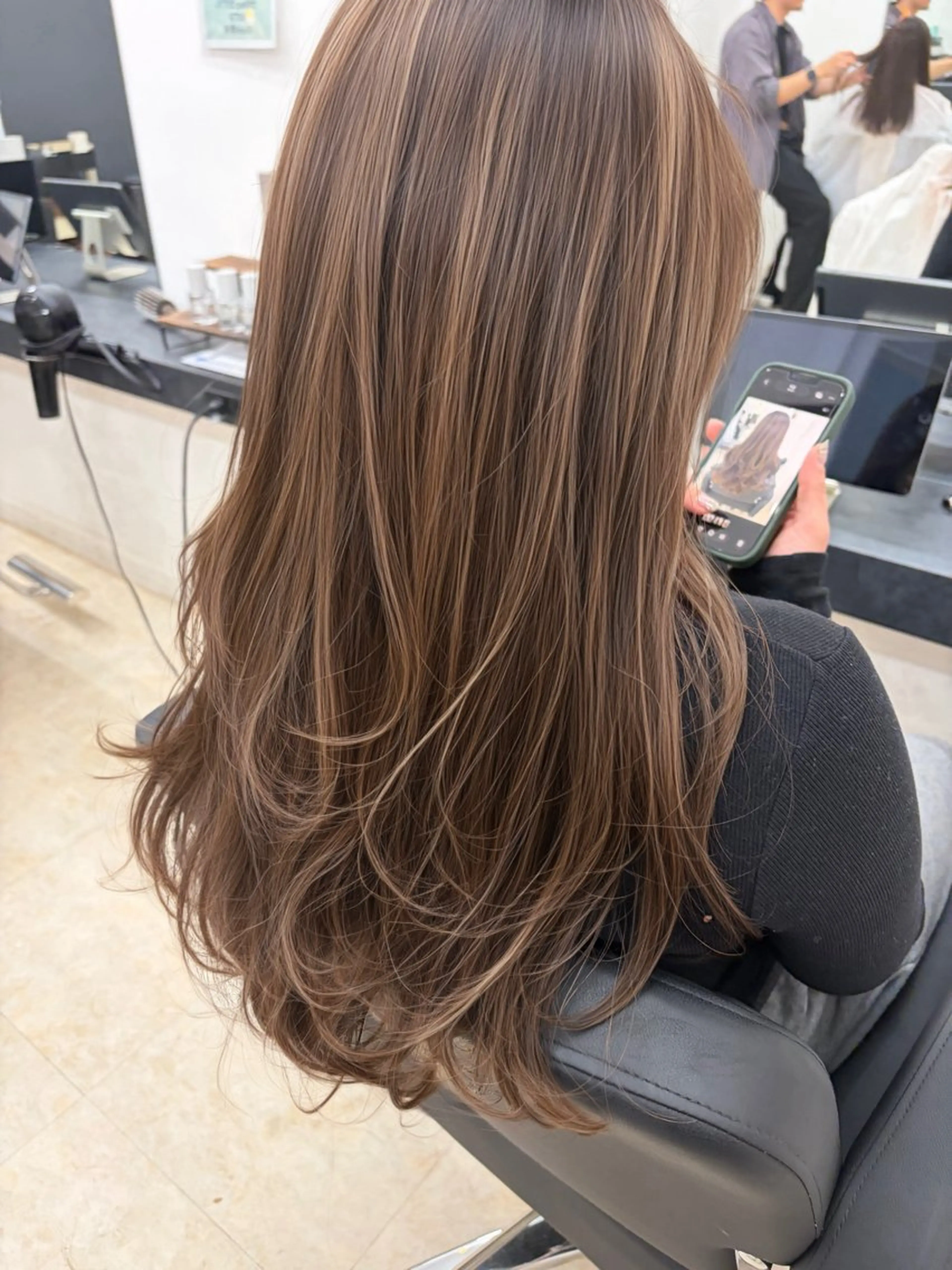 ロング カラー ベージュカラー ハイライトカラー ハイライト レイヤーカット ヘアカラー トリートメント 🎀レディース特化 山下 京華🎀のヘアスタイル