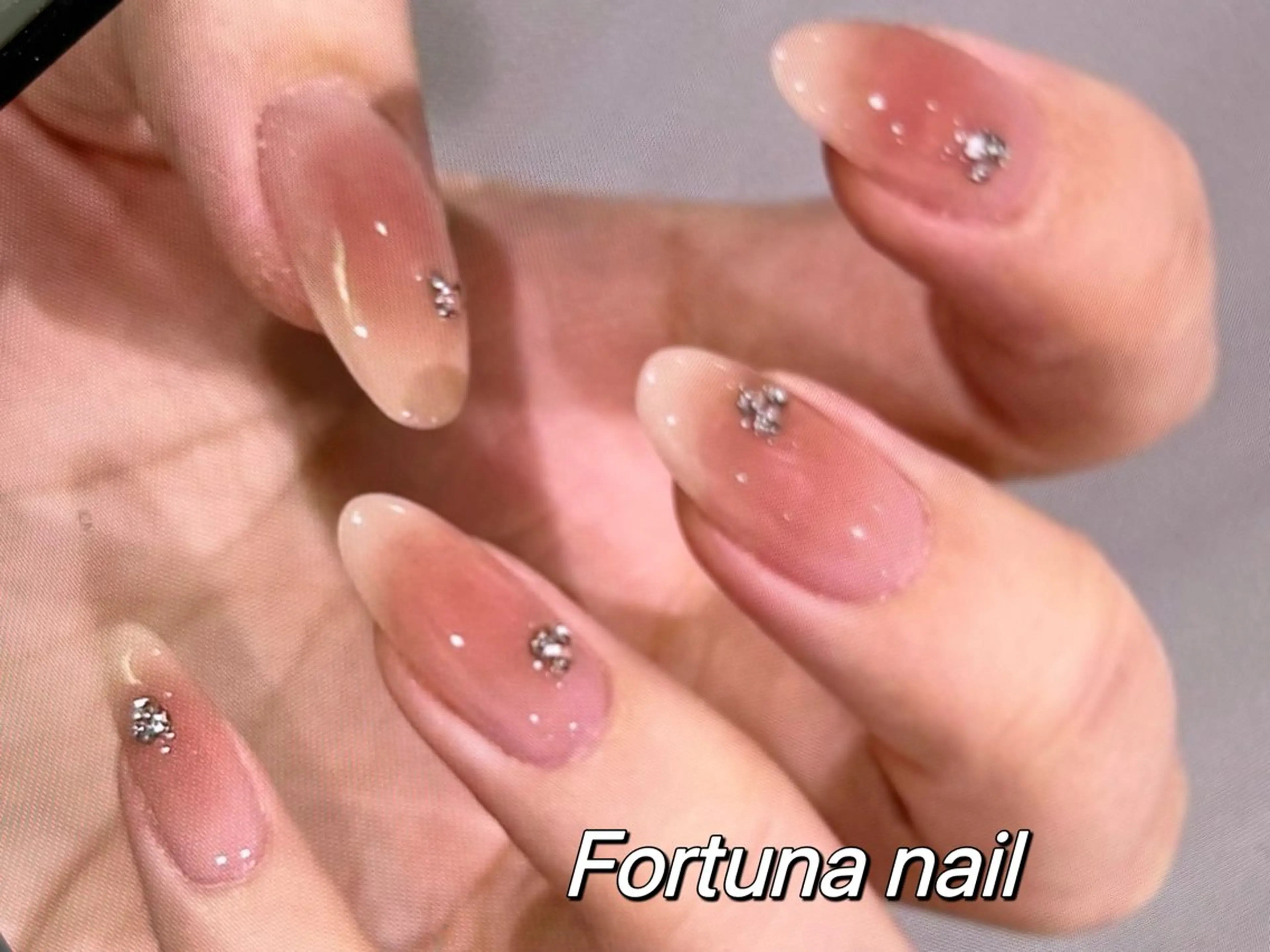 ネイル ハンドネイル Nail •Head スパFortunaのネイルデザイン