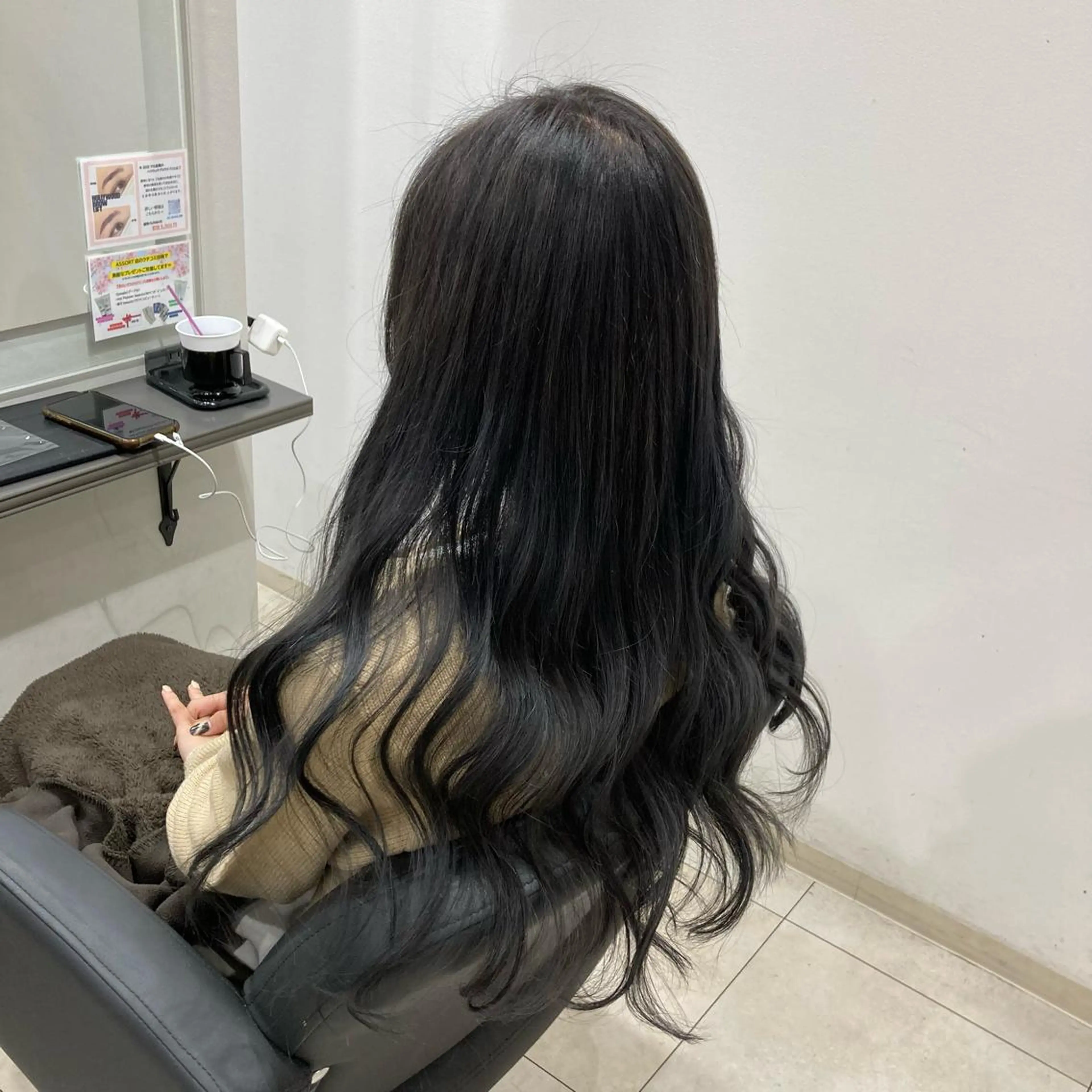 ロング カラー ブリーチ ダークグレー ダークグレージュ グレージュ ヘアカラー トリートメント ピンクカラー🎀 米津 美佑のヘアスタイル