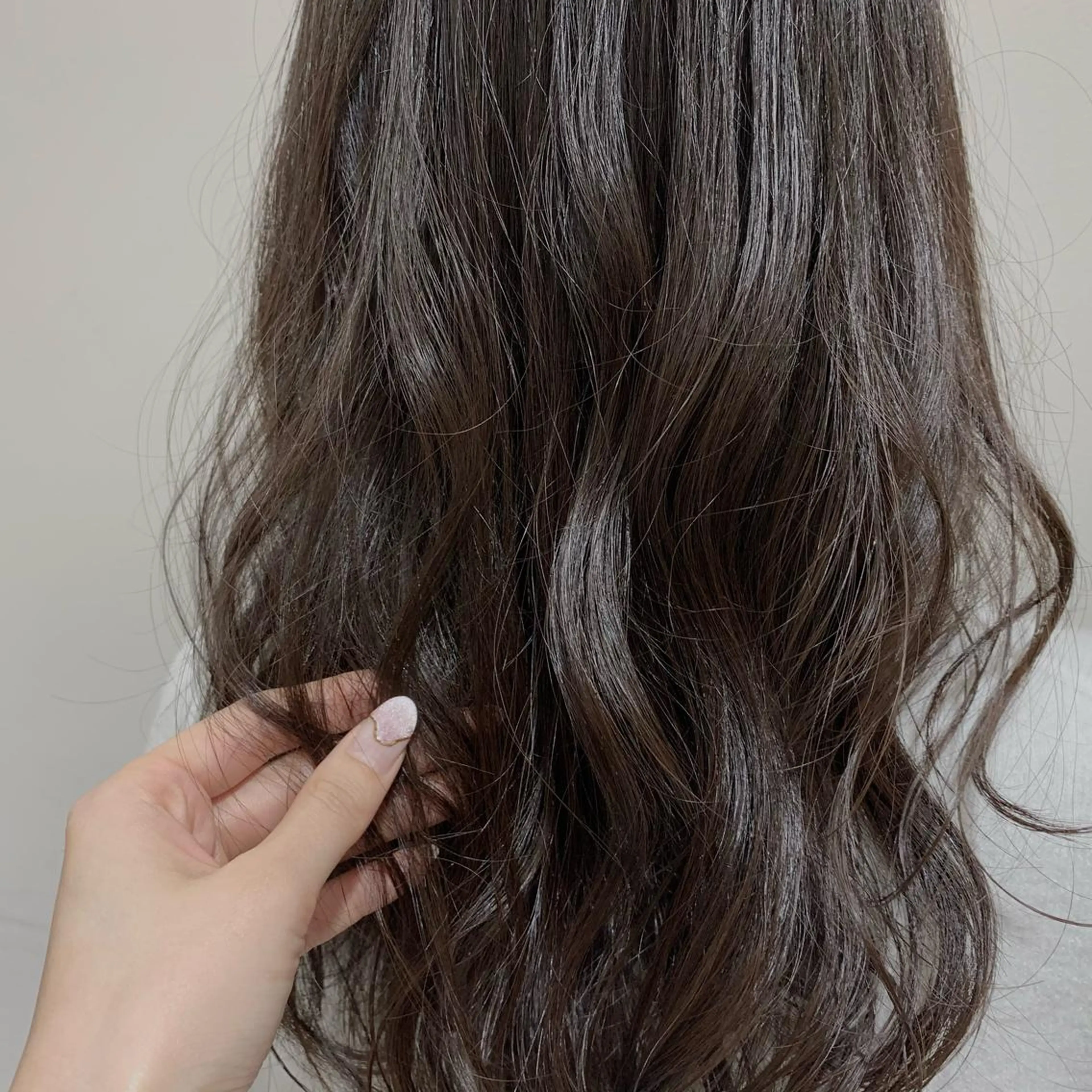 ミディアム カラー アッシュ グレージュ カット ヘアカラー トリートメント 農添 杏のヘアスタイル