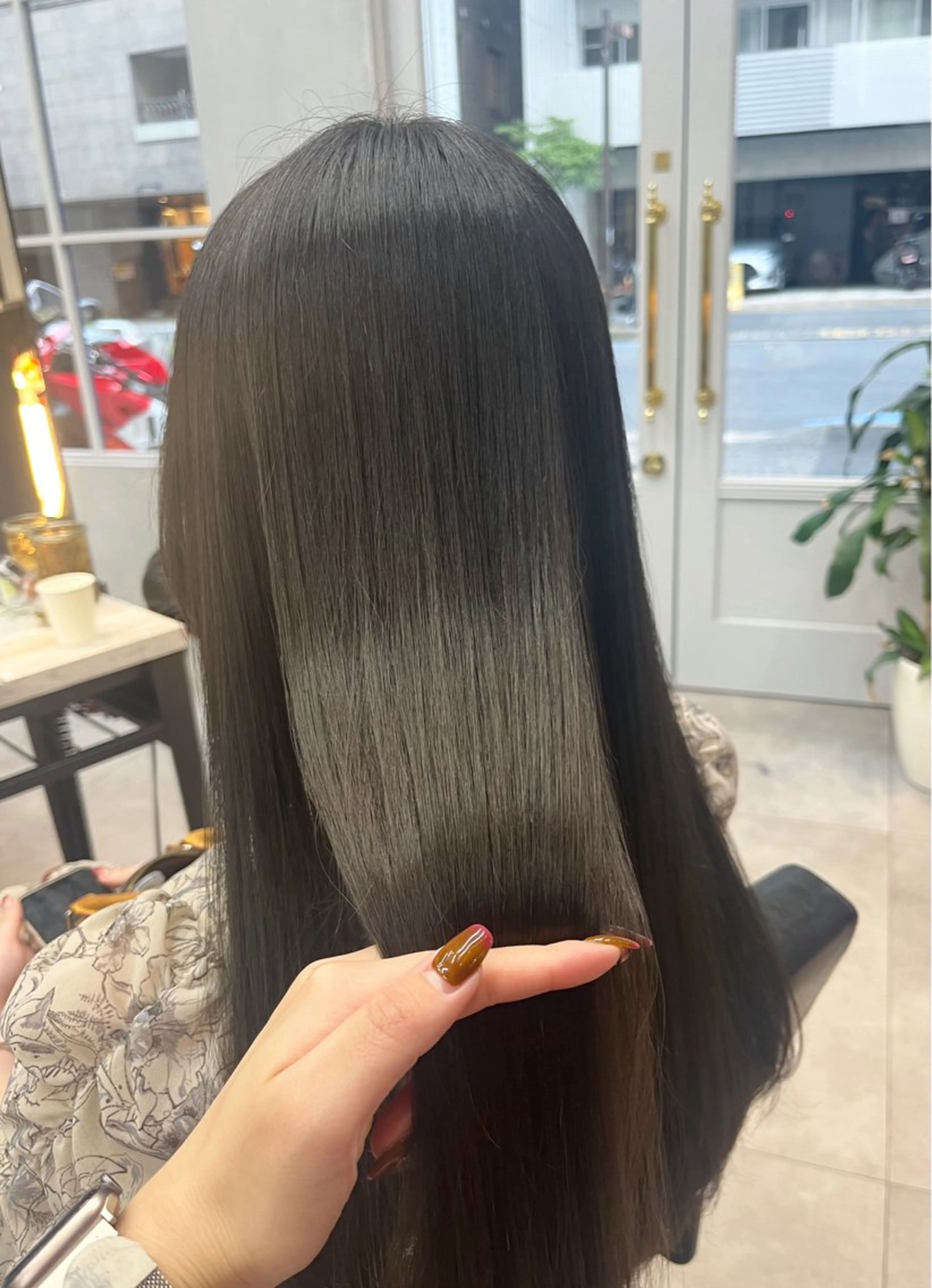 ロング カラー パーマ カット ヘアカラー 縮毛矯正 🦩レイヤー|透明感 カラー🦩makoのヘアスタイル