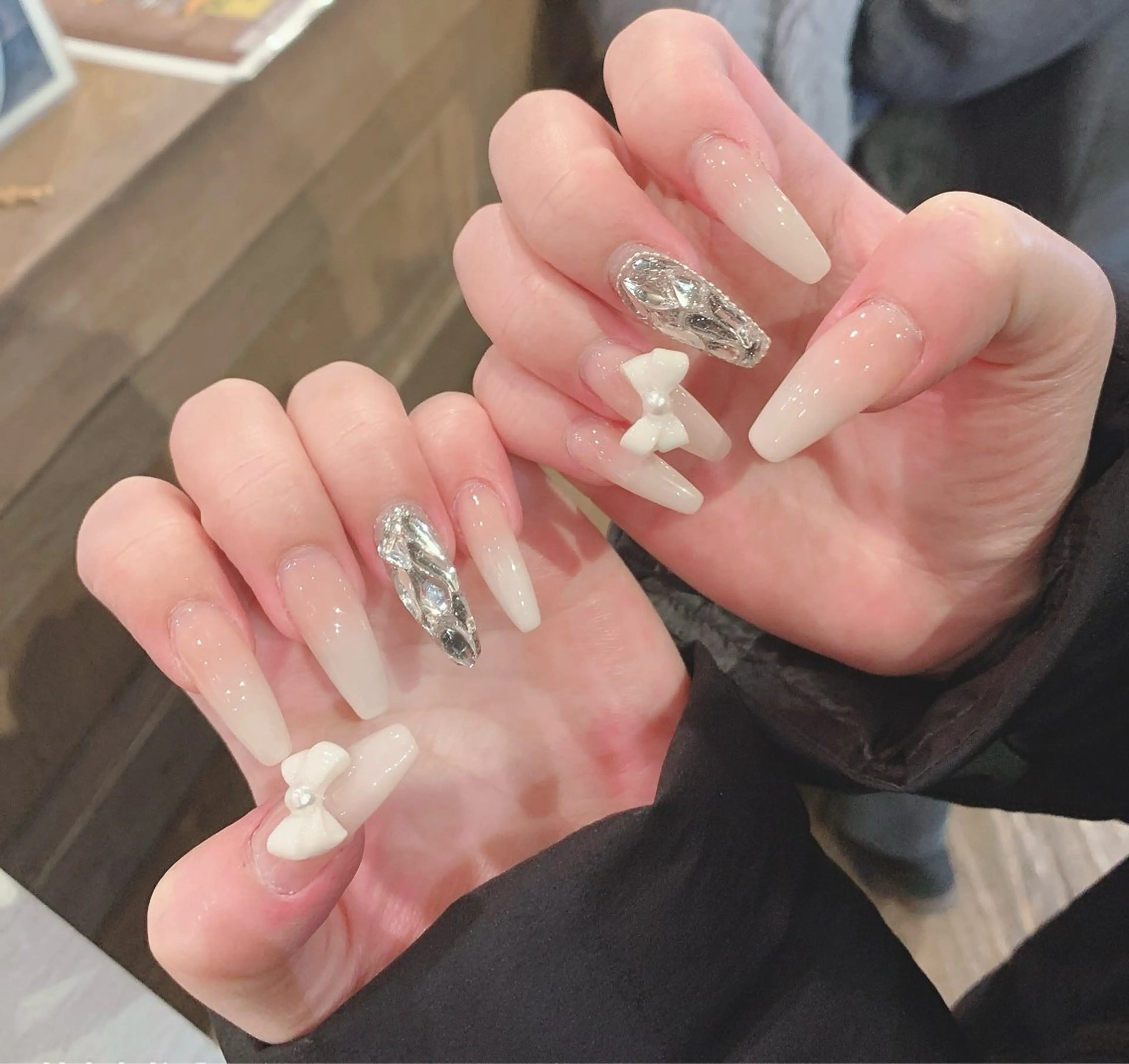 ネイル ハンドネイル T. Leeのネイルデザイン