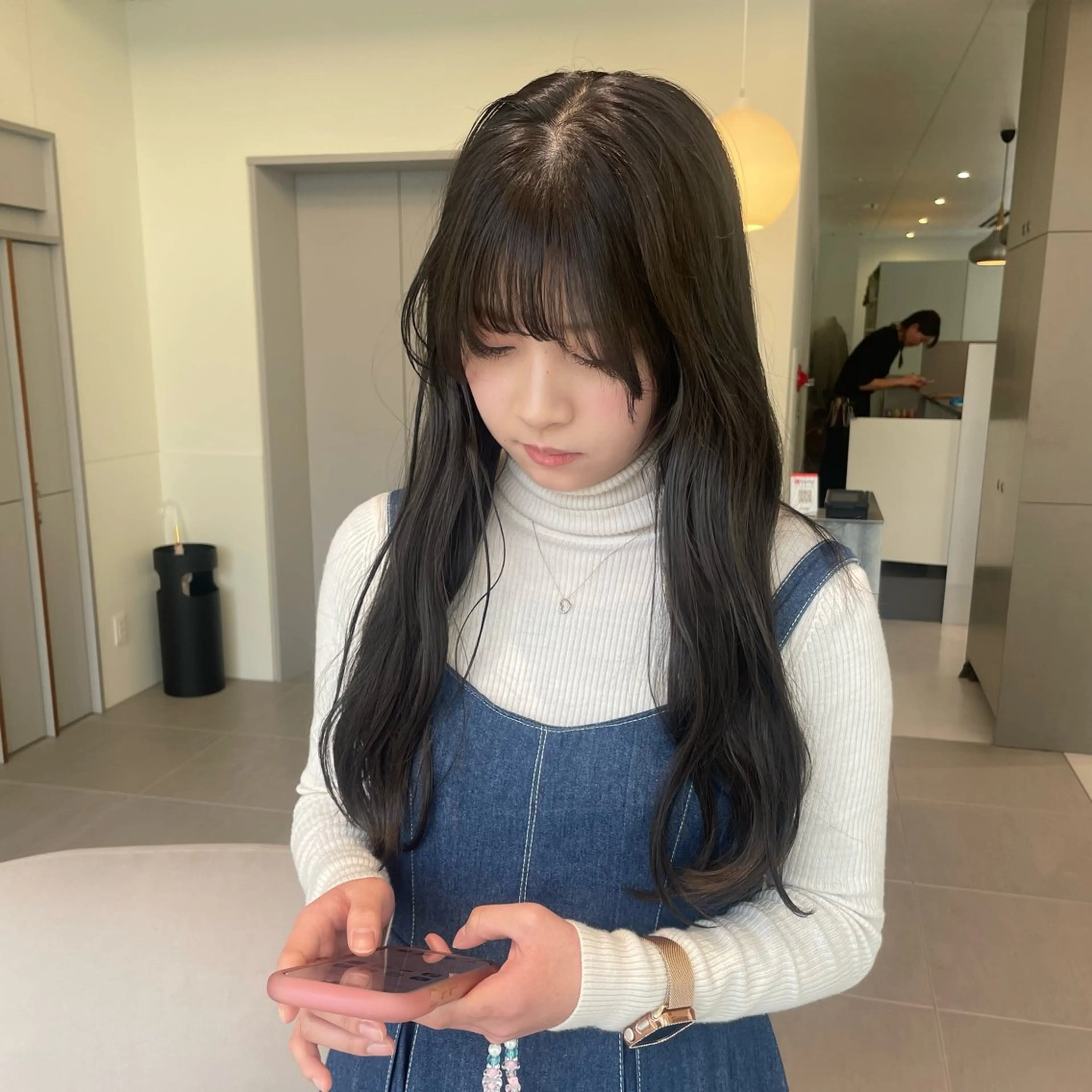 ロング カラー ベージュカラー ブリーチ 透明感カラー ダブルカラー ヘアカラー トリートメント ブリーチ/レイヤー 🌻Mutsumiのヘアスタイル