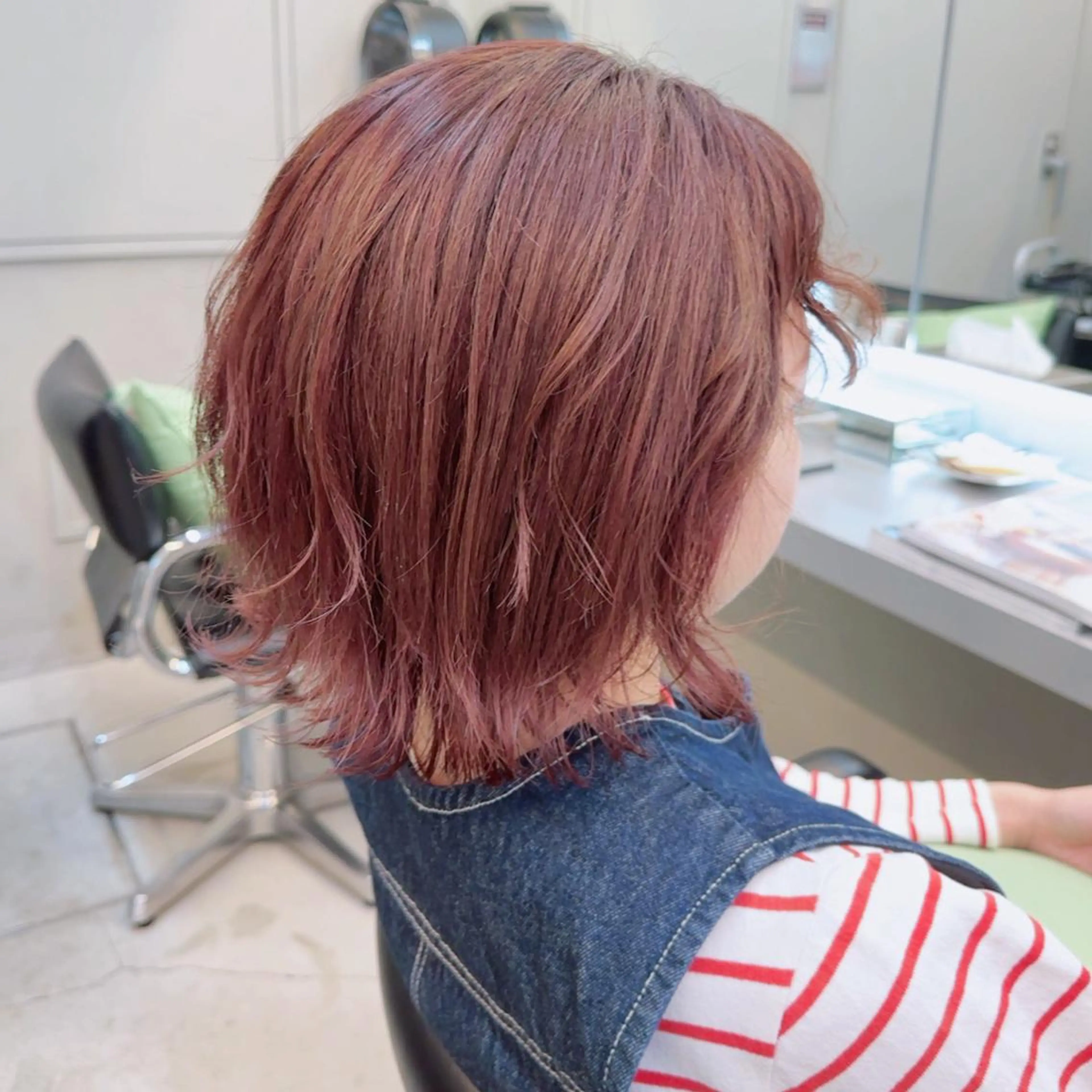 ミディアム カラー カット ヘアカラー トリートメント 岡野 静華のヘアスタイル