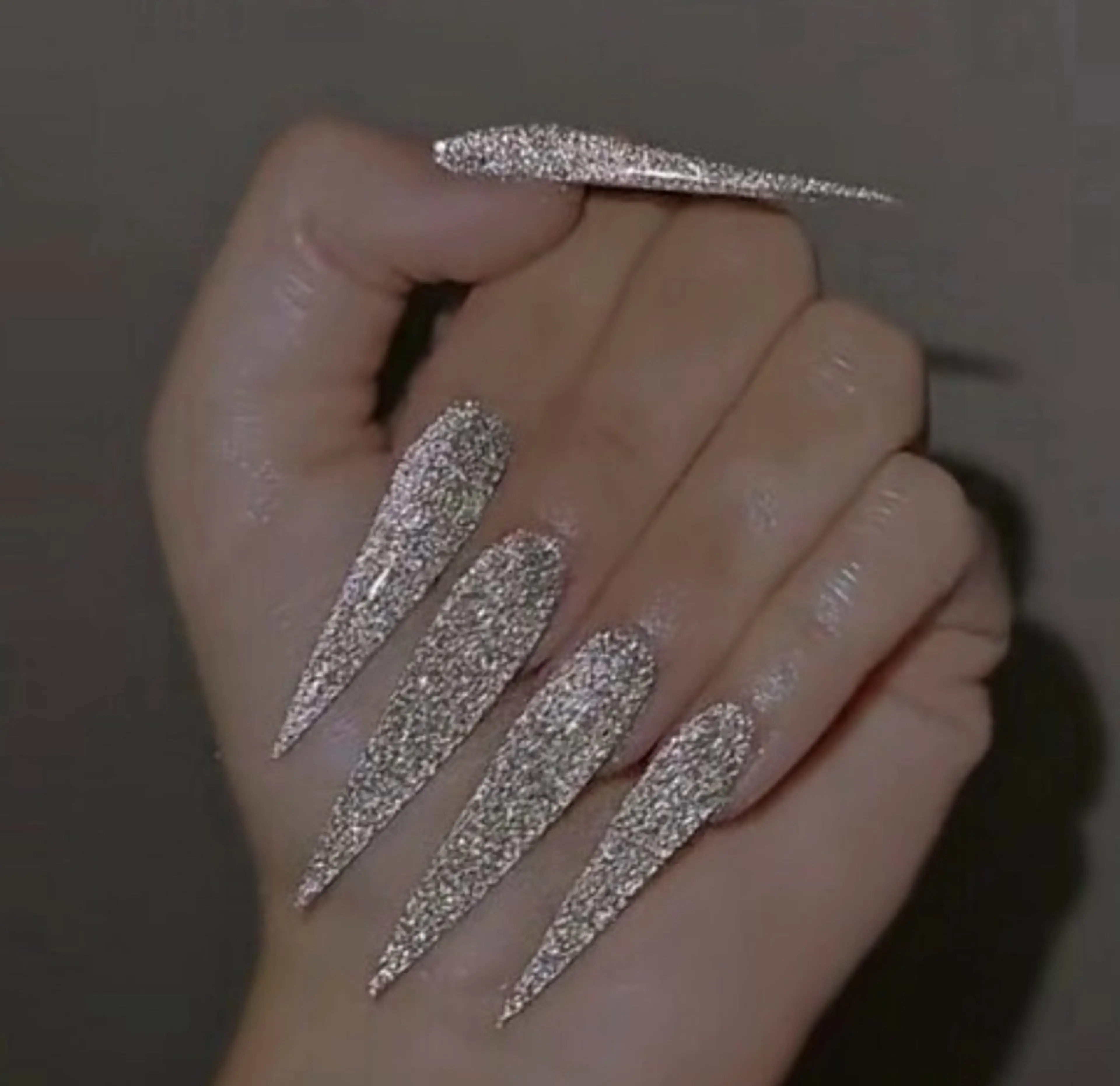 ネイル Spade Q Trainingのネイルデザイン