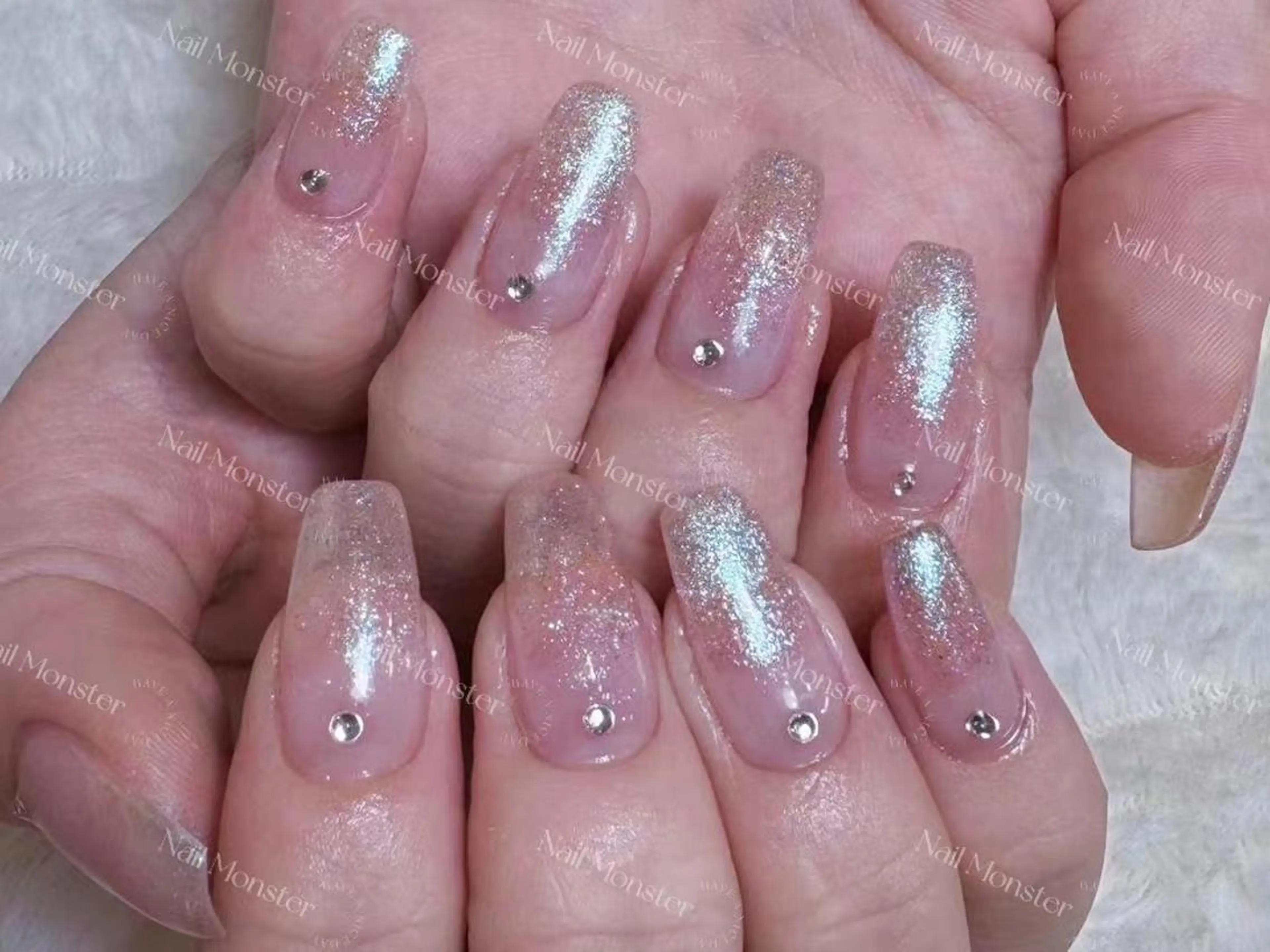 ネイル アートネイル オーロラネイル ガーリー キラキラネイル 韓国ネイル Nail Monsterのネイルデザイン