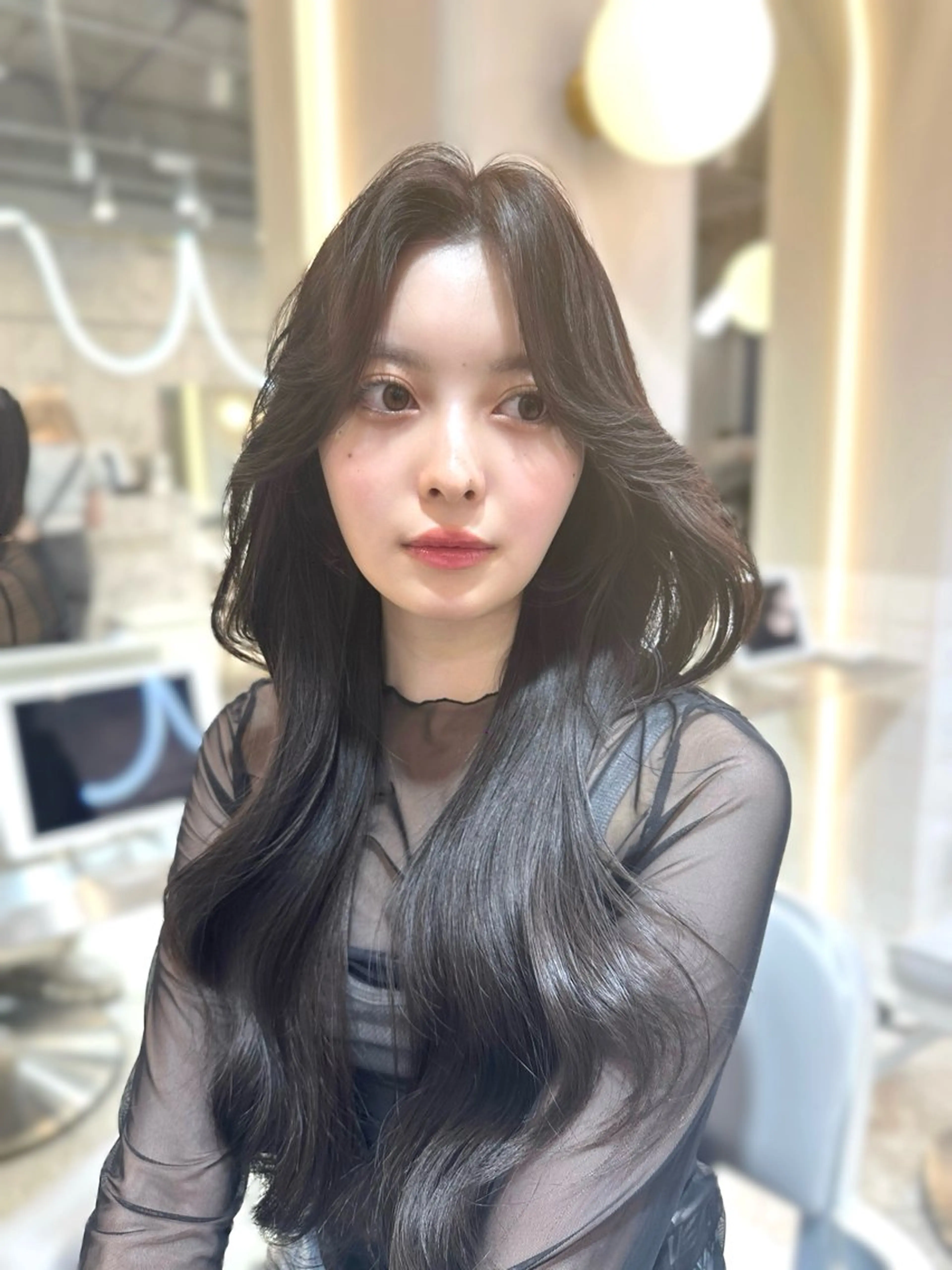 セミロング カラー ベージュカラー 透明感カラー グレージュ オリーブベージュ オリーブグレージュ カット ヘアカラー トリートメント ヘッドスパ ヘアセット 新宿/韓国レイヤー 髪質改善カラー/角所のヘアスタイル