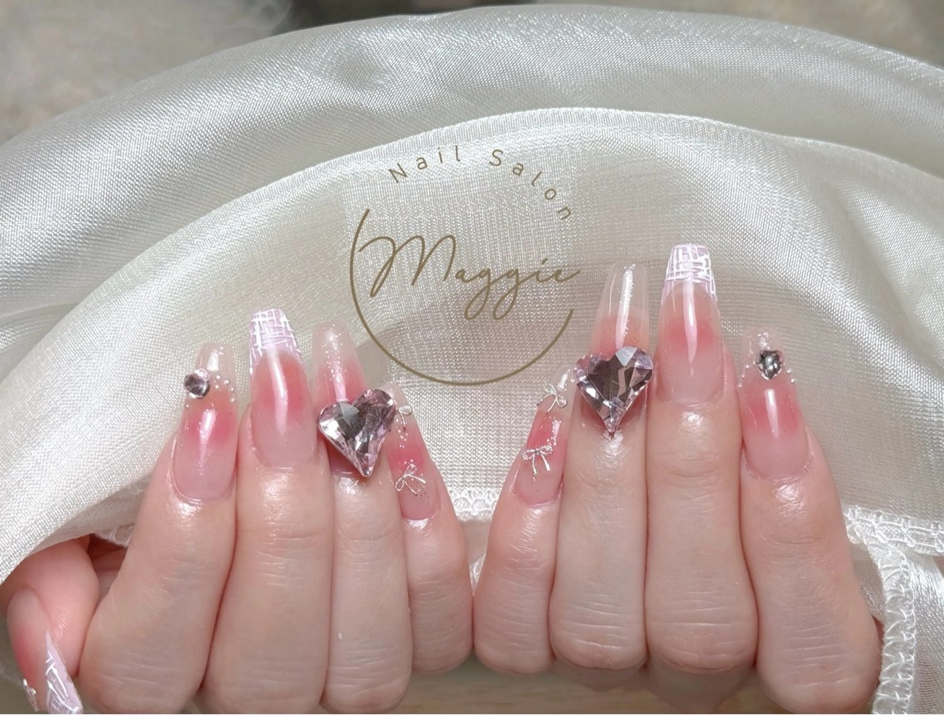 ネイル Maggie Nail🦩のネイルデザイン