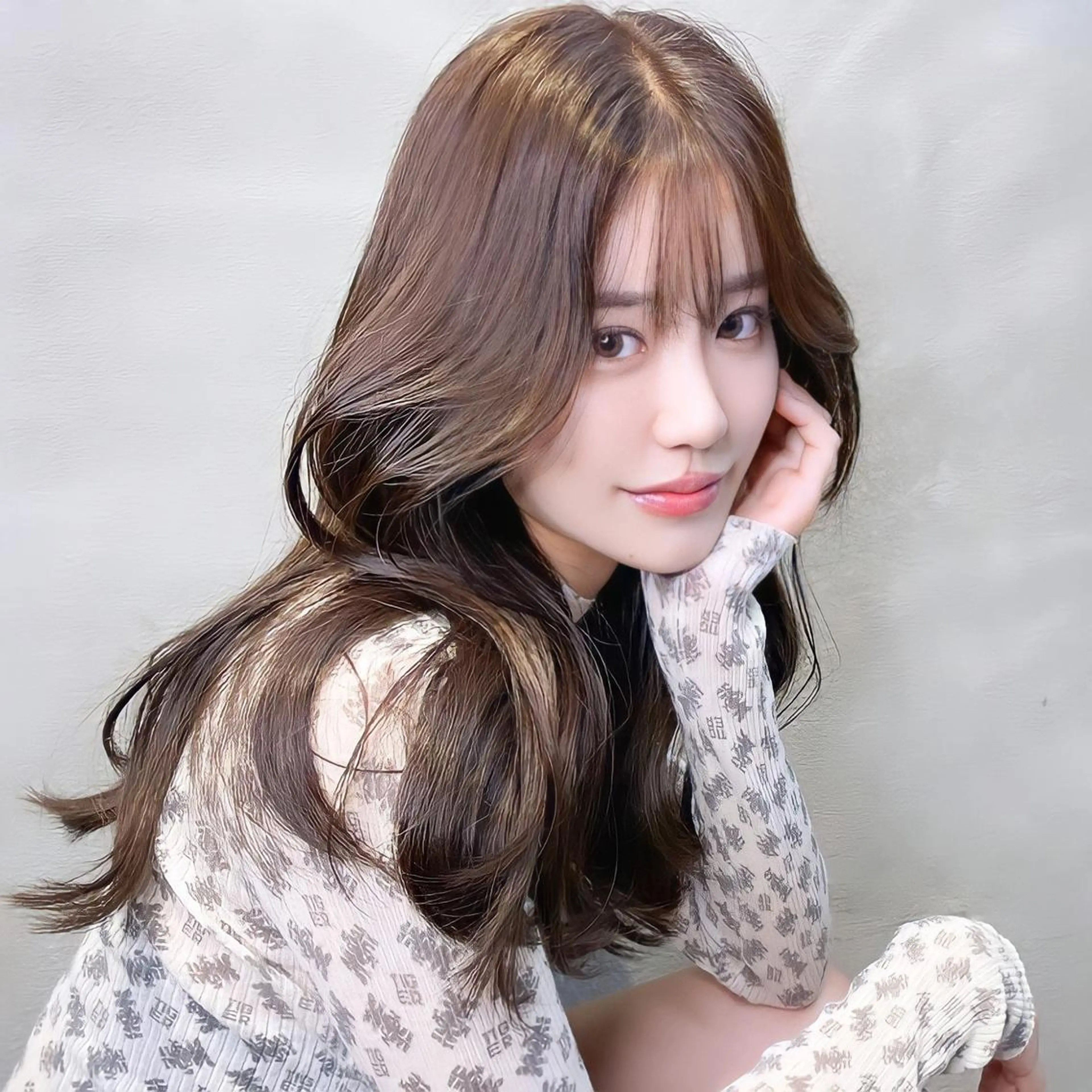 ロング カラー 顔まわりレイヤー レイヤーカット カット ヘアカラー トリートメント ブリーチなし透明感カ ラー×韓国ヘア♡ヒデのヘアスタイル