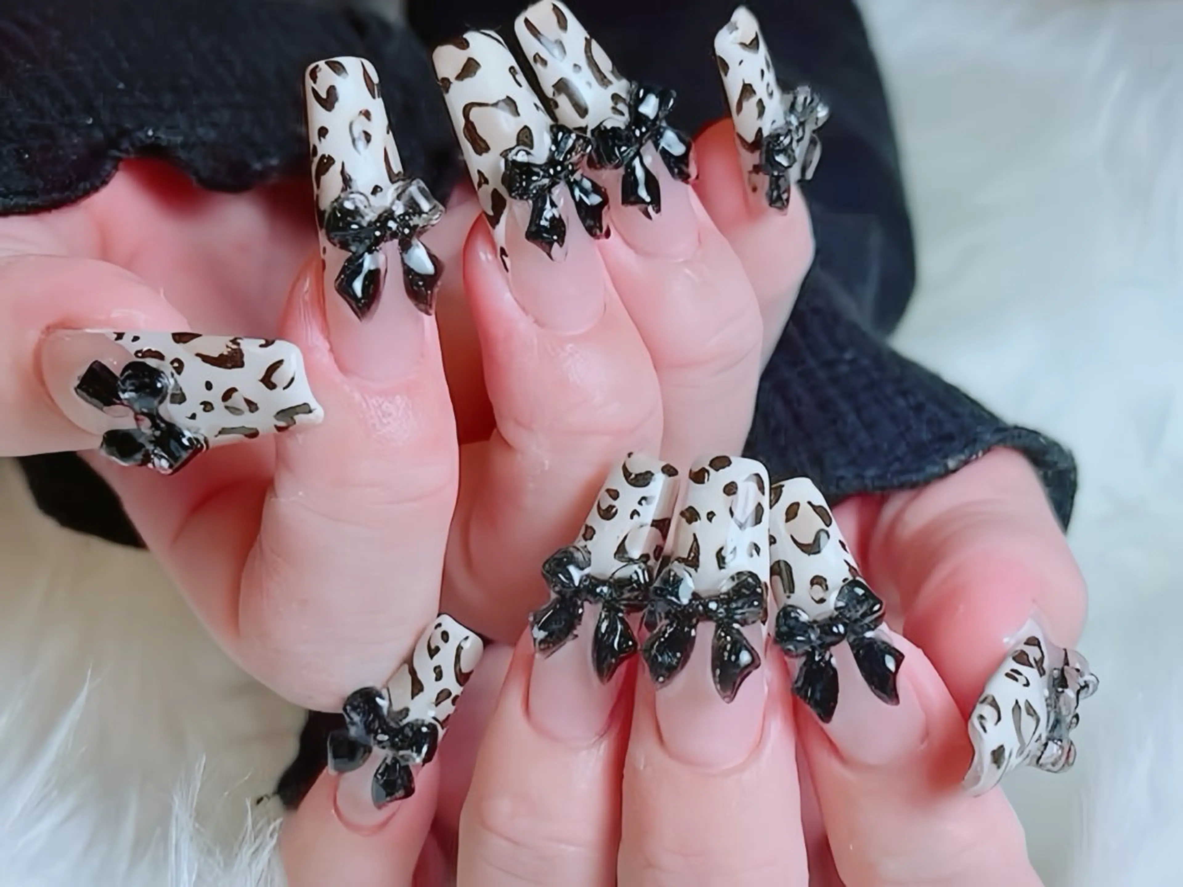 ネイル チークネイル フレンチネイル ガラスフレンチ グラデーション キラキラネイル Rin Nail 新大久保店のネイルデザイン