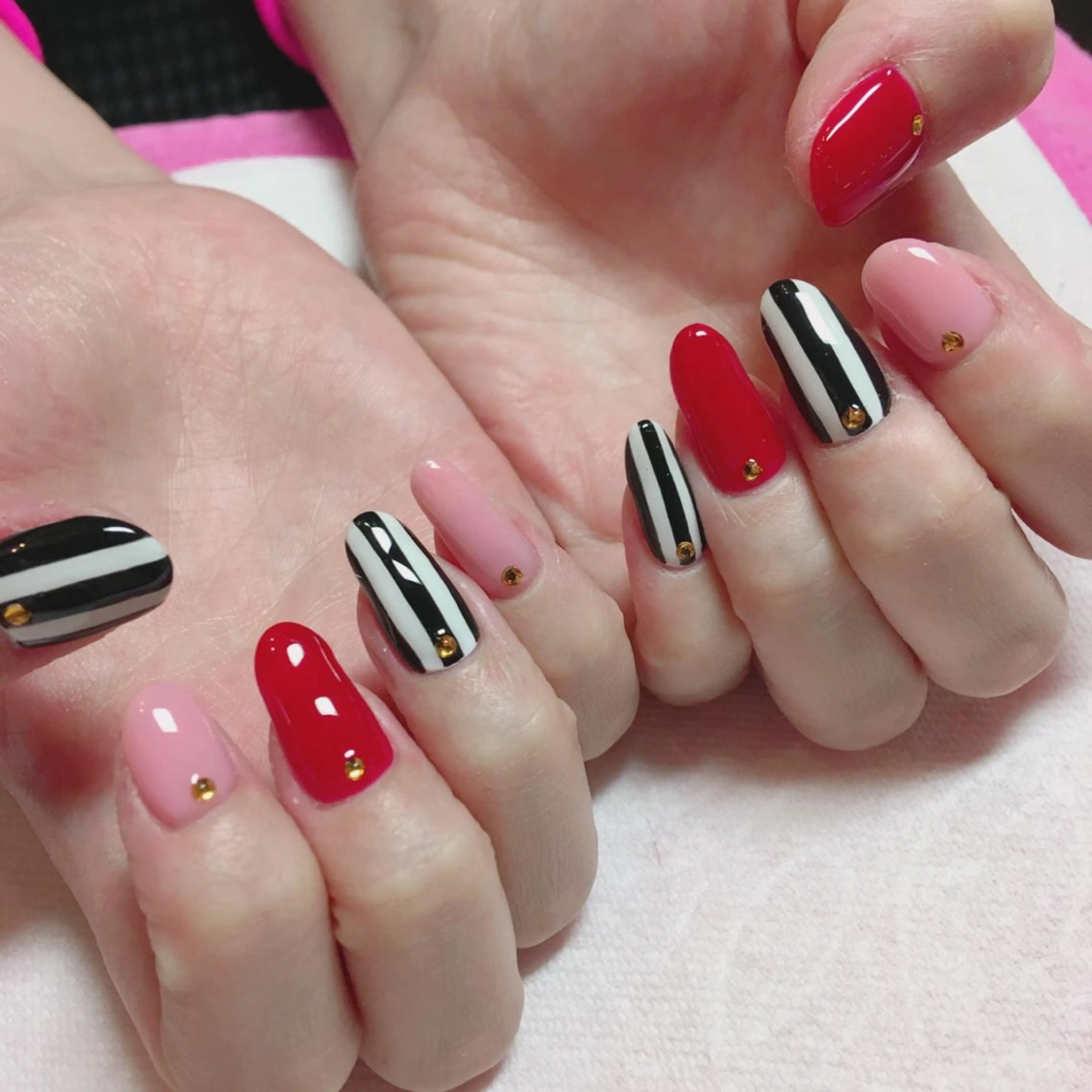 ネイル THECOLORS所属・近貞 莉奈のネイルデザイン