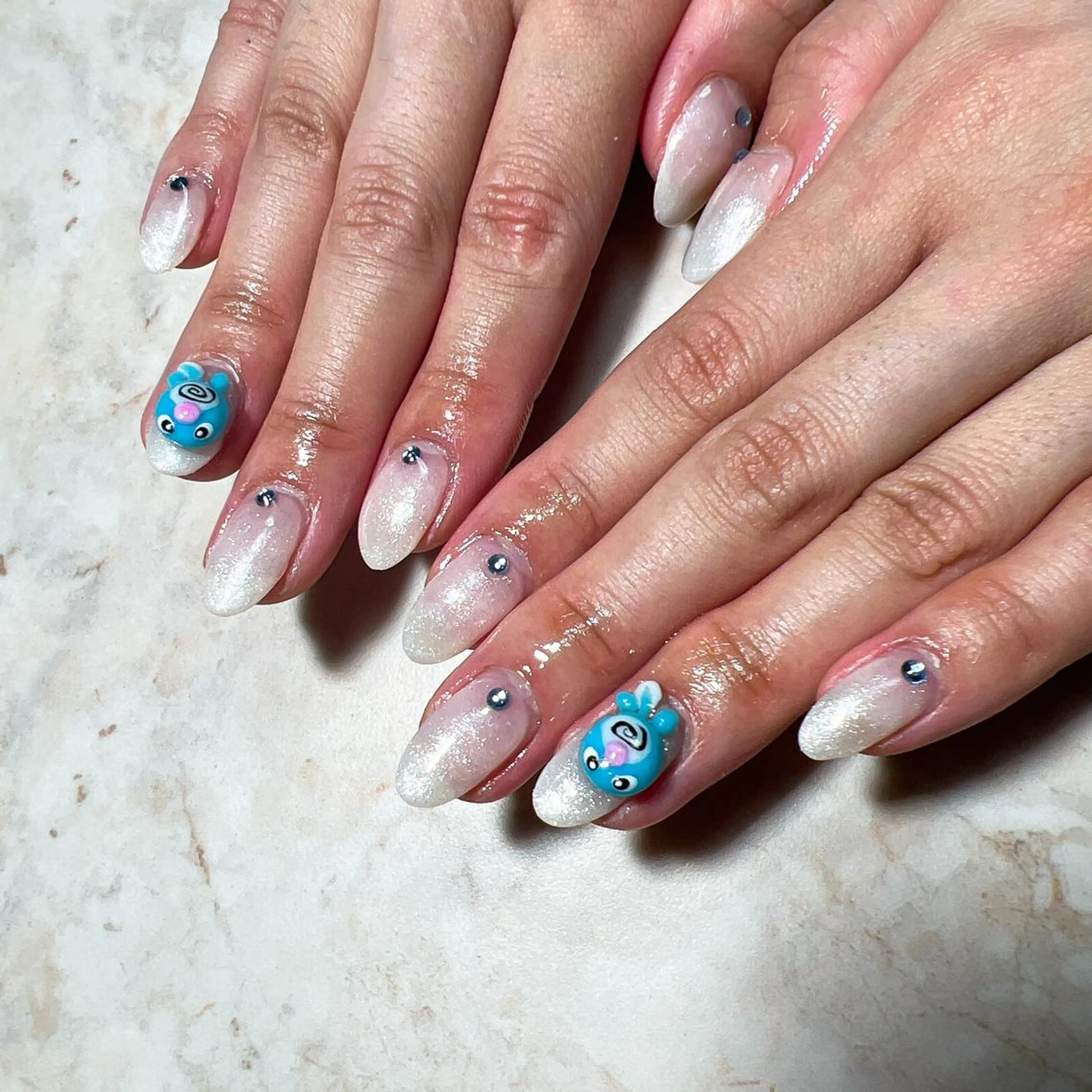 ネイル グラデーション ストーンネイル nail salon　STACK所属・ネイルサロン スタックのネイルデザイン