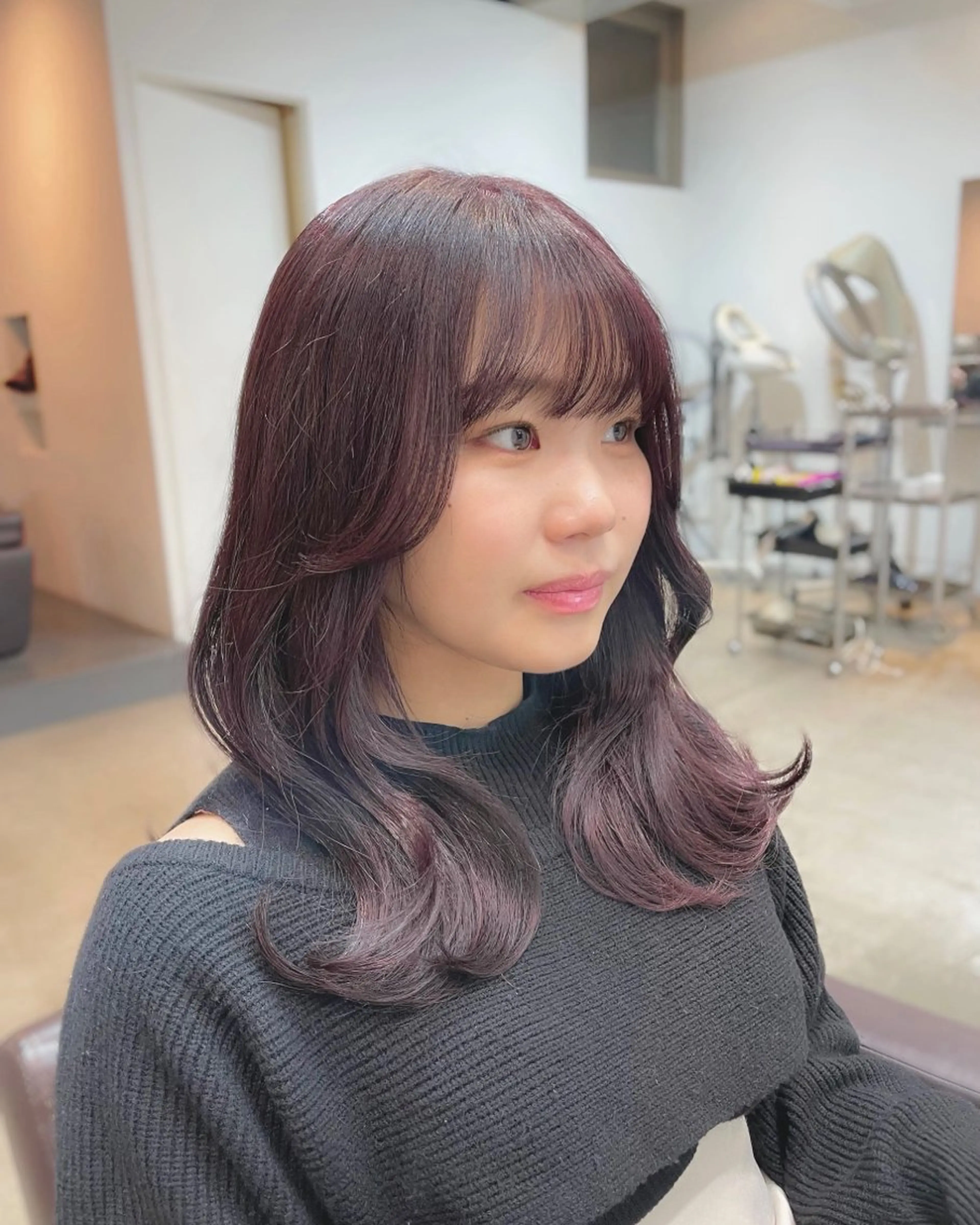 セミロング カラー 透明感カラー ラベンダーカラー 【arc】Ruri コテ巻き風パーマのヘアスタイル