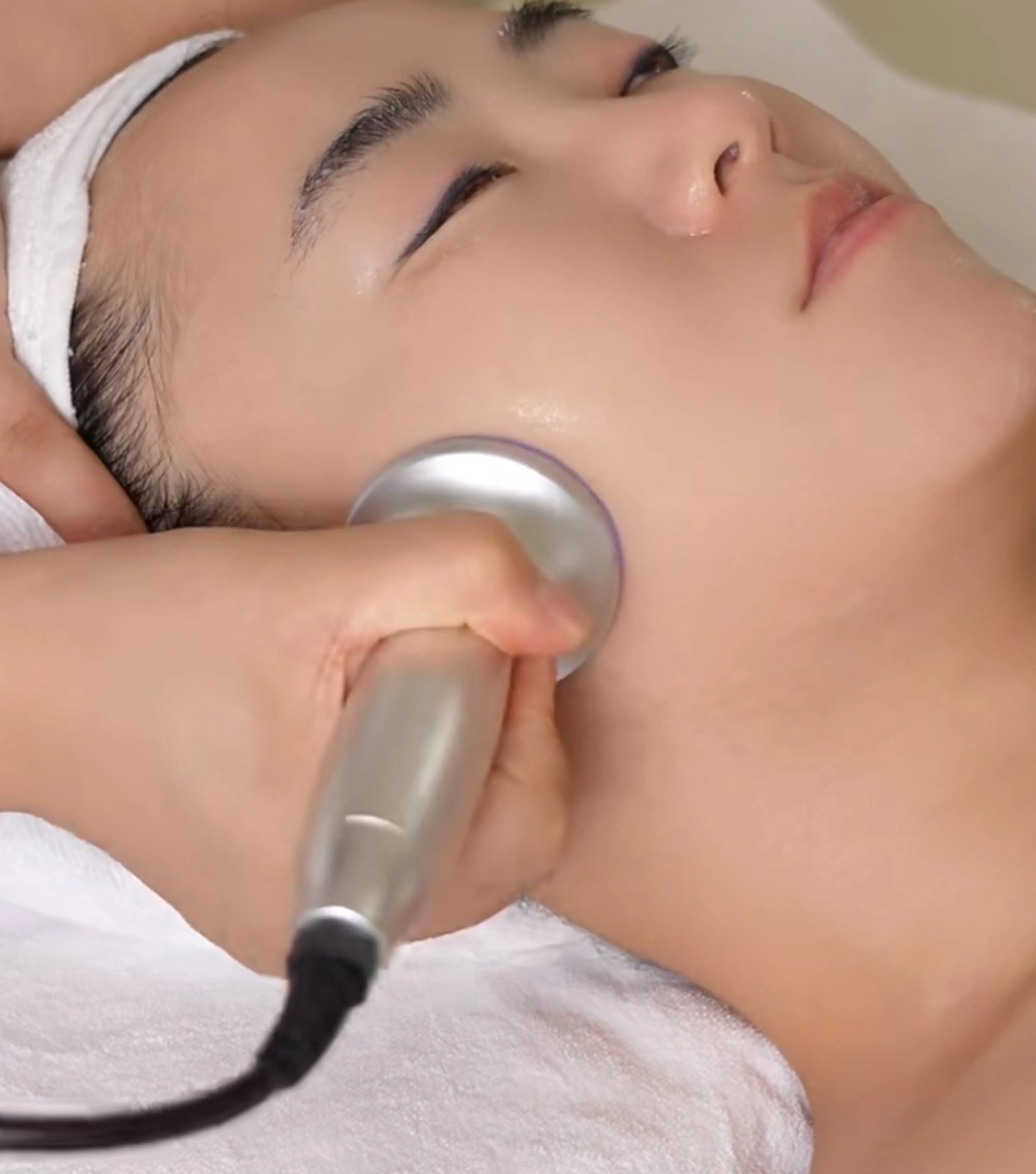 ［FACE ］コラーゲンチャージ🌹超音波でコラーゲンエッセンスを肌に浸透✨洗顔とパックも含め✨60分の写真