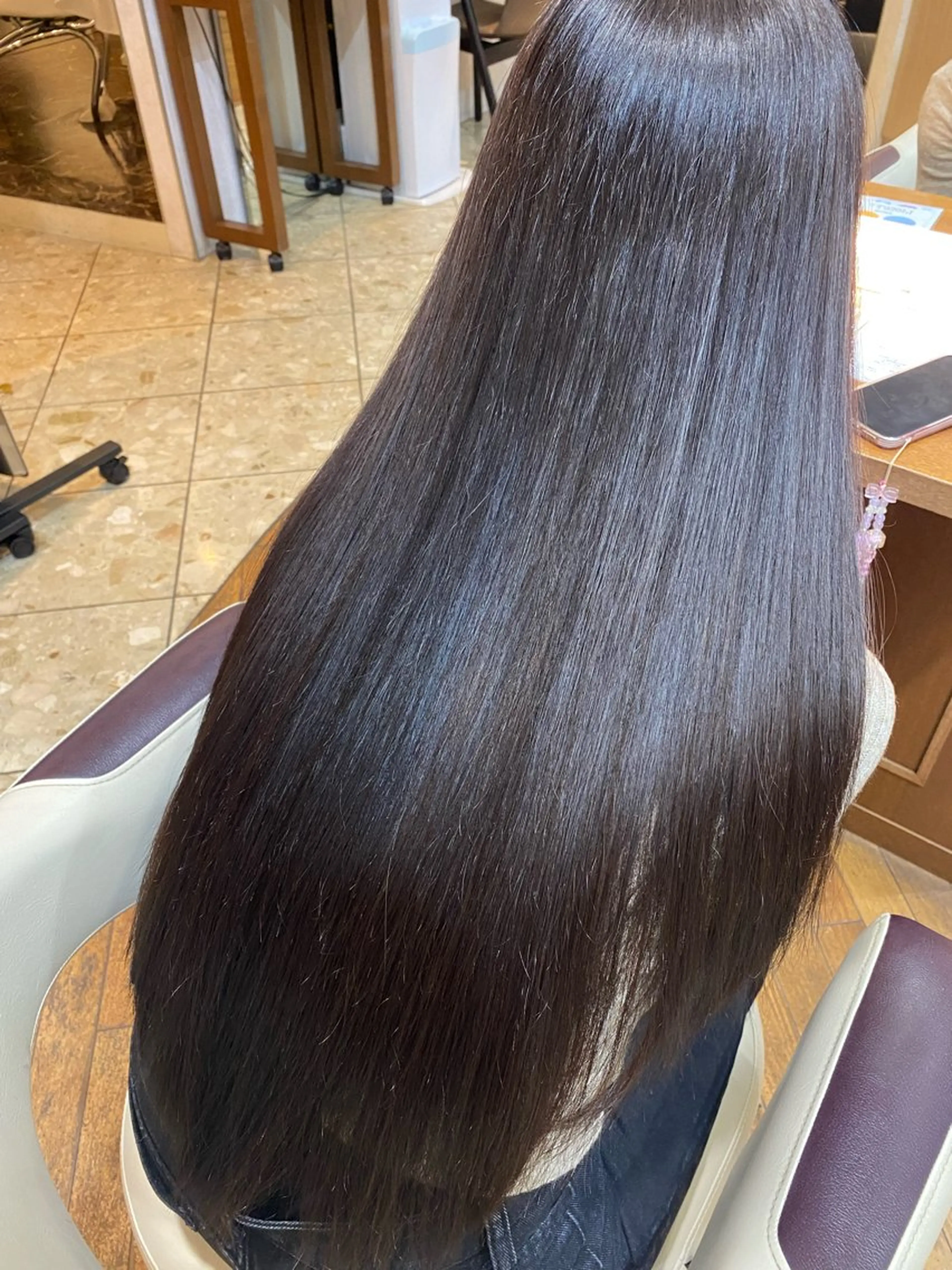 ロング カラー ブラウンカラー ダークブラウン ロング EAST HAM head shop所属・岩崎 澪のヘアスタイル