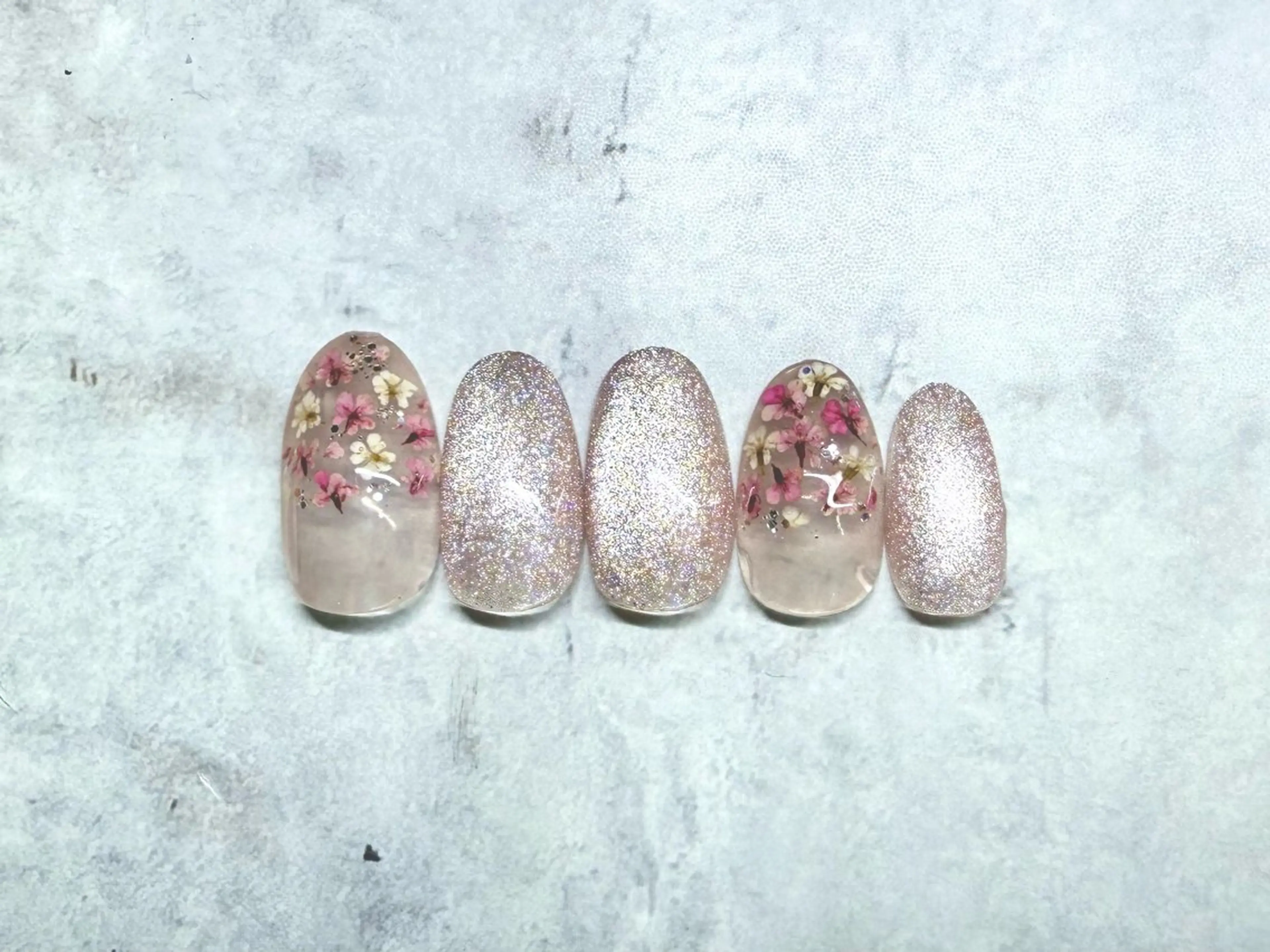 ネイル マグネットネイル 春ネイル ハンドネイル LisBlanc ATSUKOのネイルデザイン