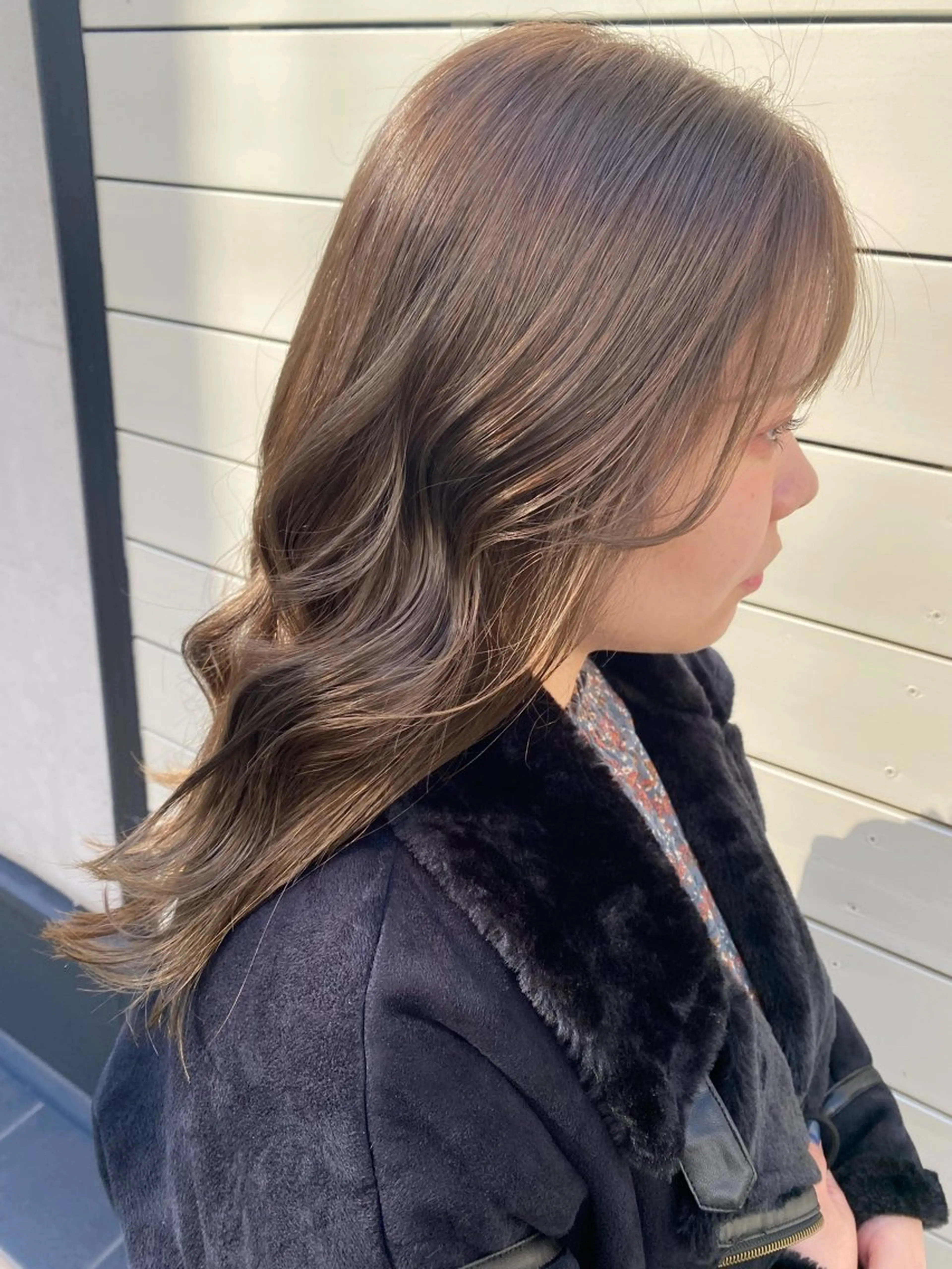 セミロング カラー ブリーチ 透明感カラー ダブルカラー グレージュ ミルクティーグレージュ ヘアカラー トリートメント 🎀ブリーチなし 透明感🎀yuhiのヘアスタイル